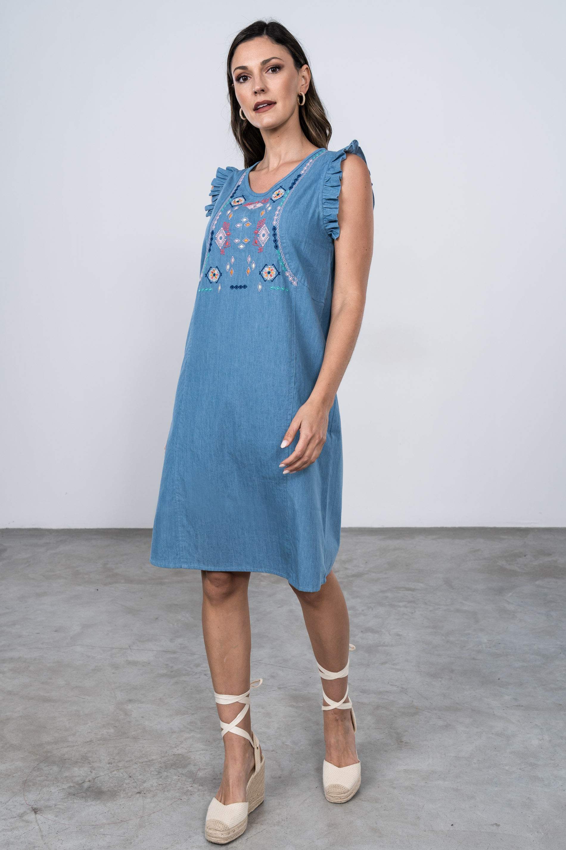 VESTIDO DENIM BORDADO VOLANTITO AZUL