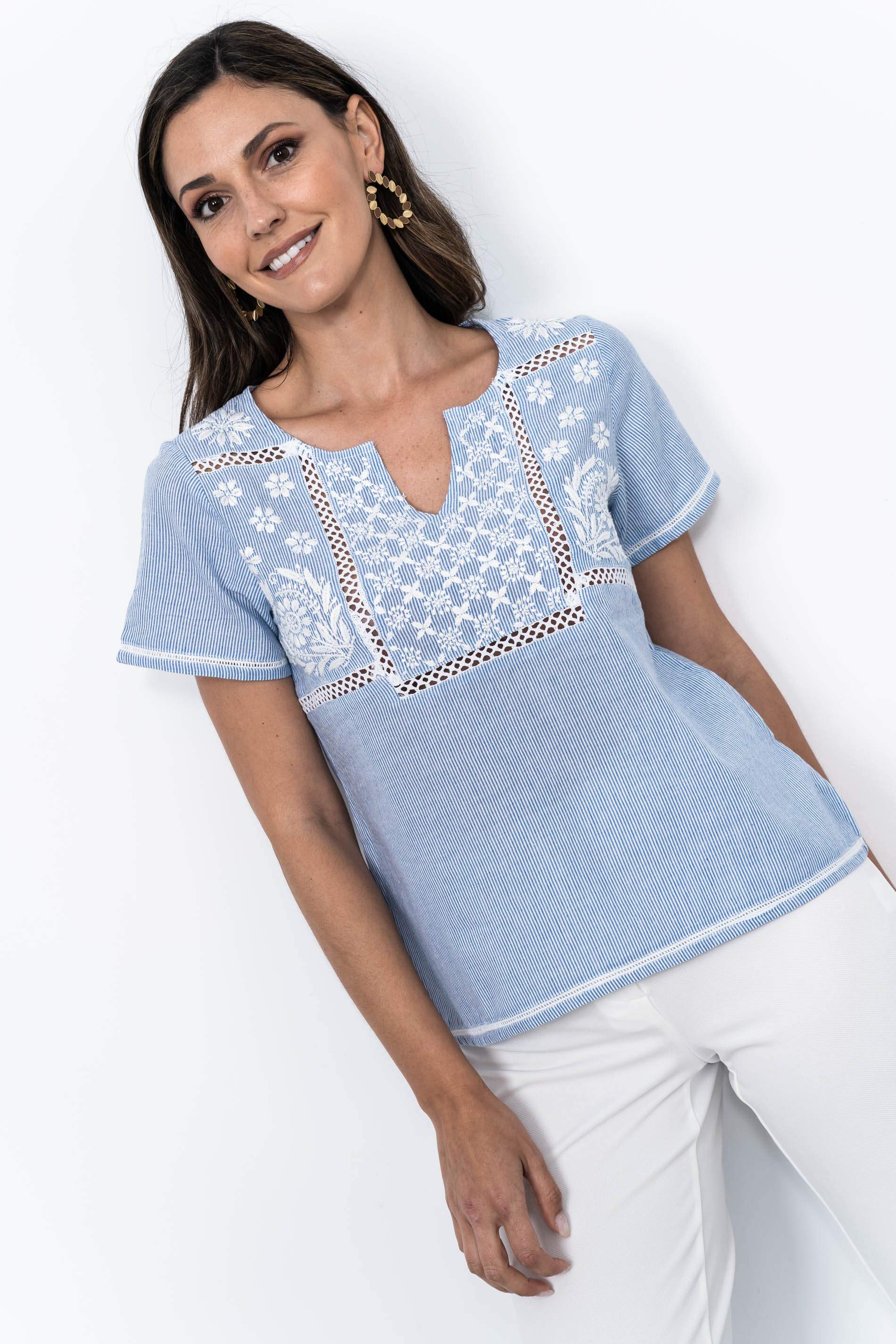 BLUSA RAYAS BORDADOS MANGA CORTA AZUL