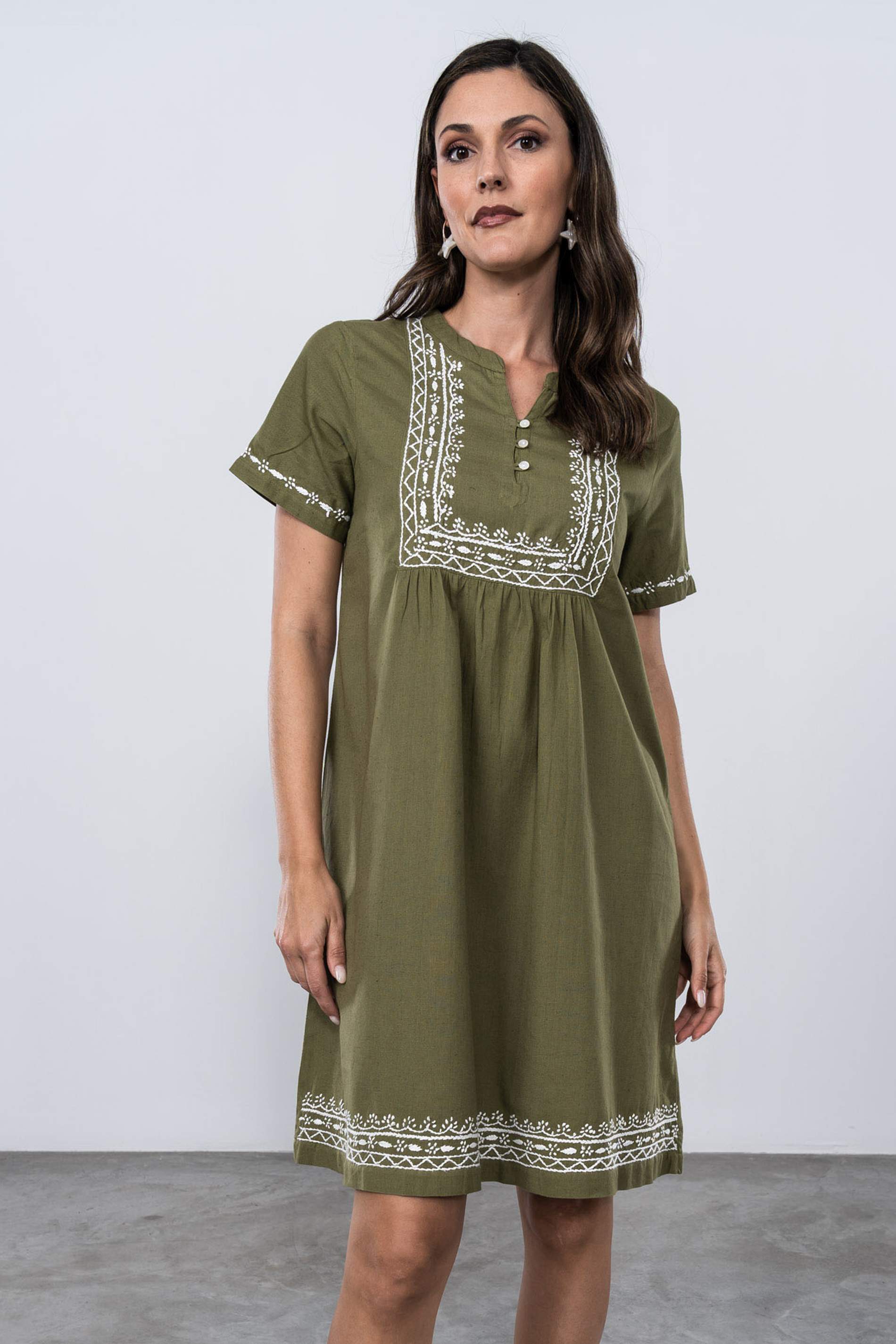 VESTIDO BORDADO CONTRASTE BOTONES KAKI