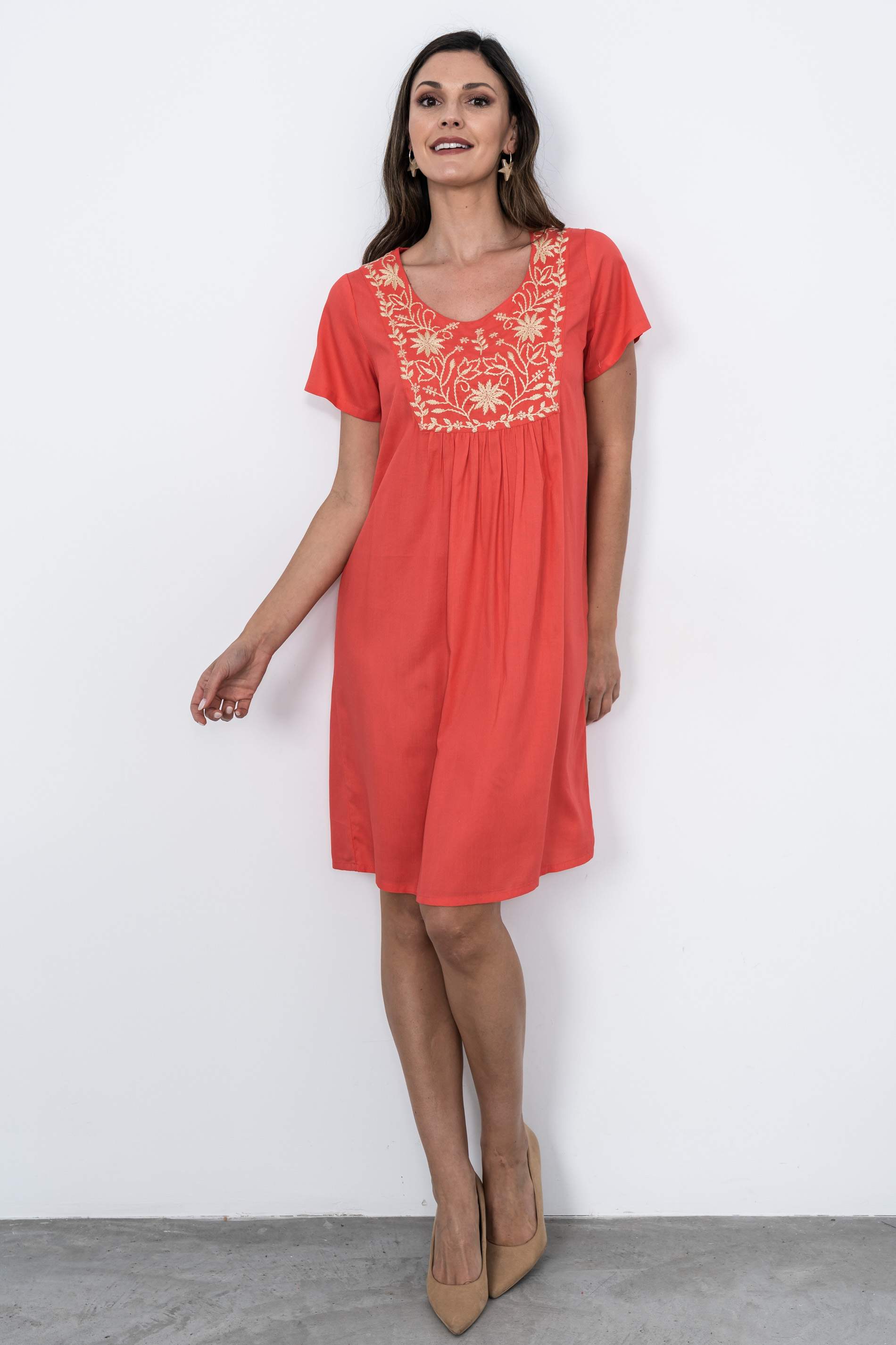 VESTIDO BORDADOS PECHERA CORAL