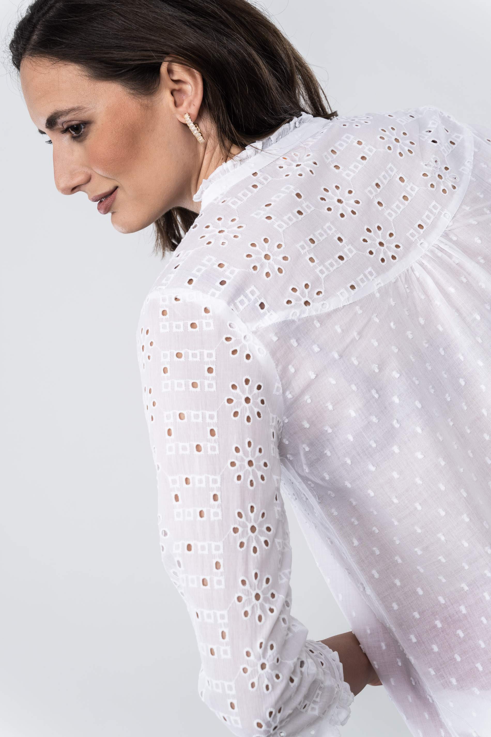 BLUSA TEJIDO PERFORADO BLANCO