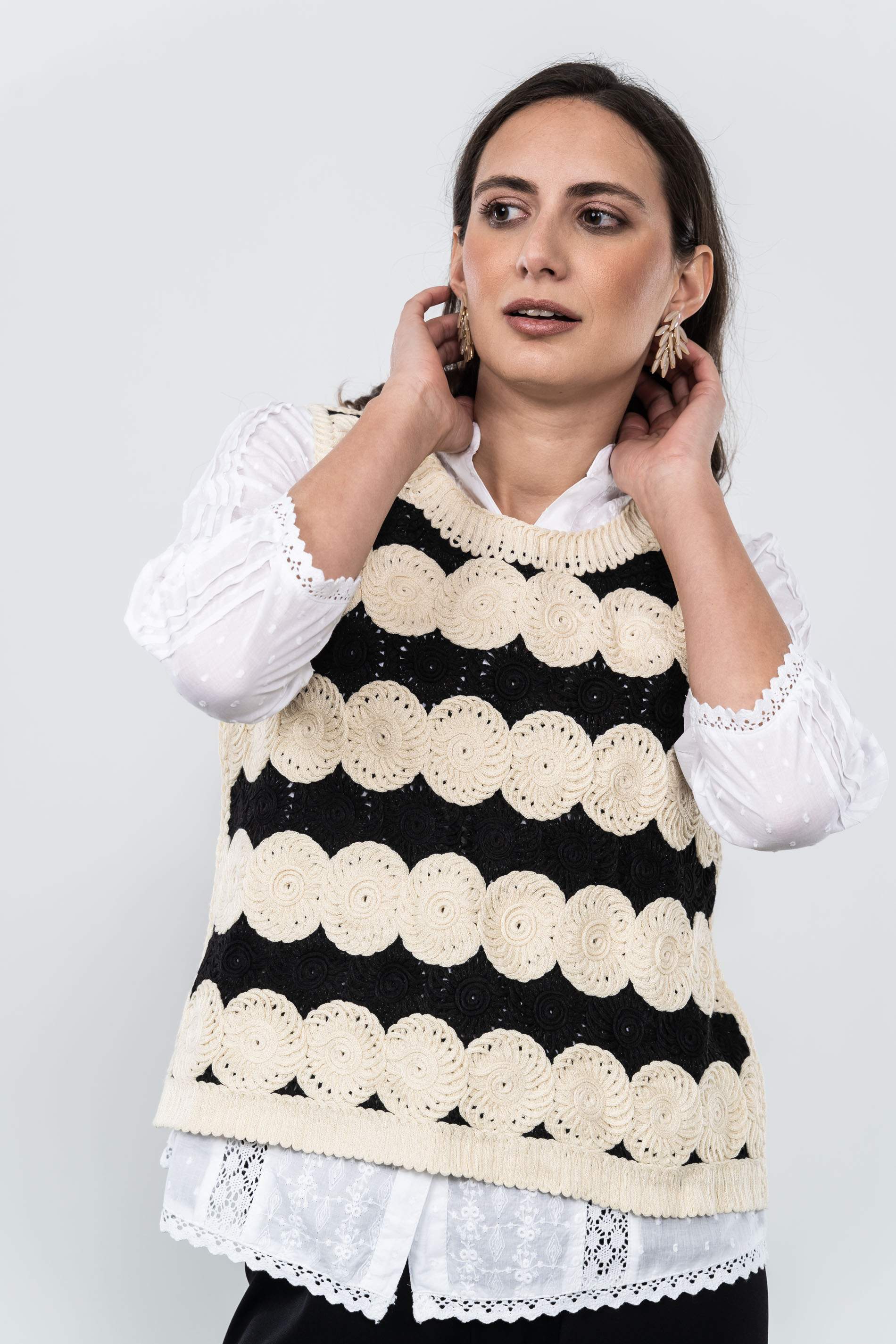 CHALECO CROCHET BICOLOR NEGRO