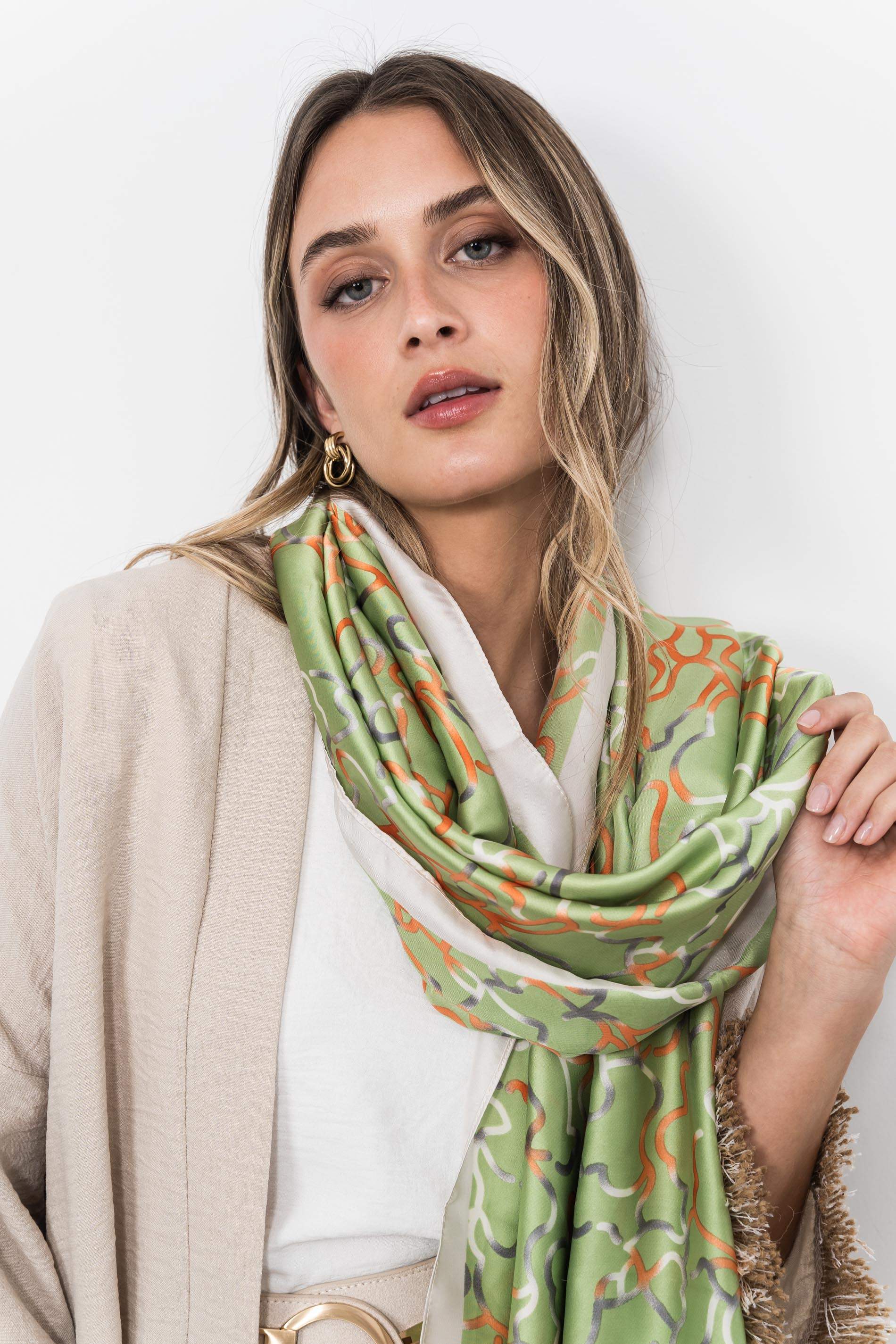 FOULARD EFECTO SEDA TRAZOS