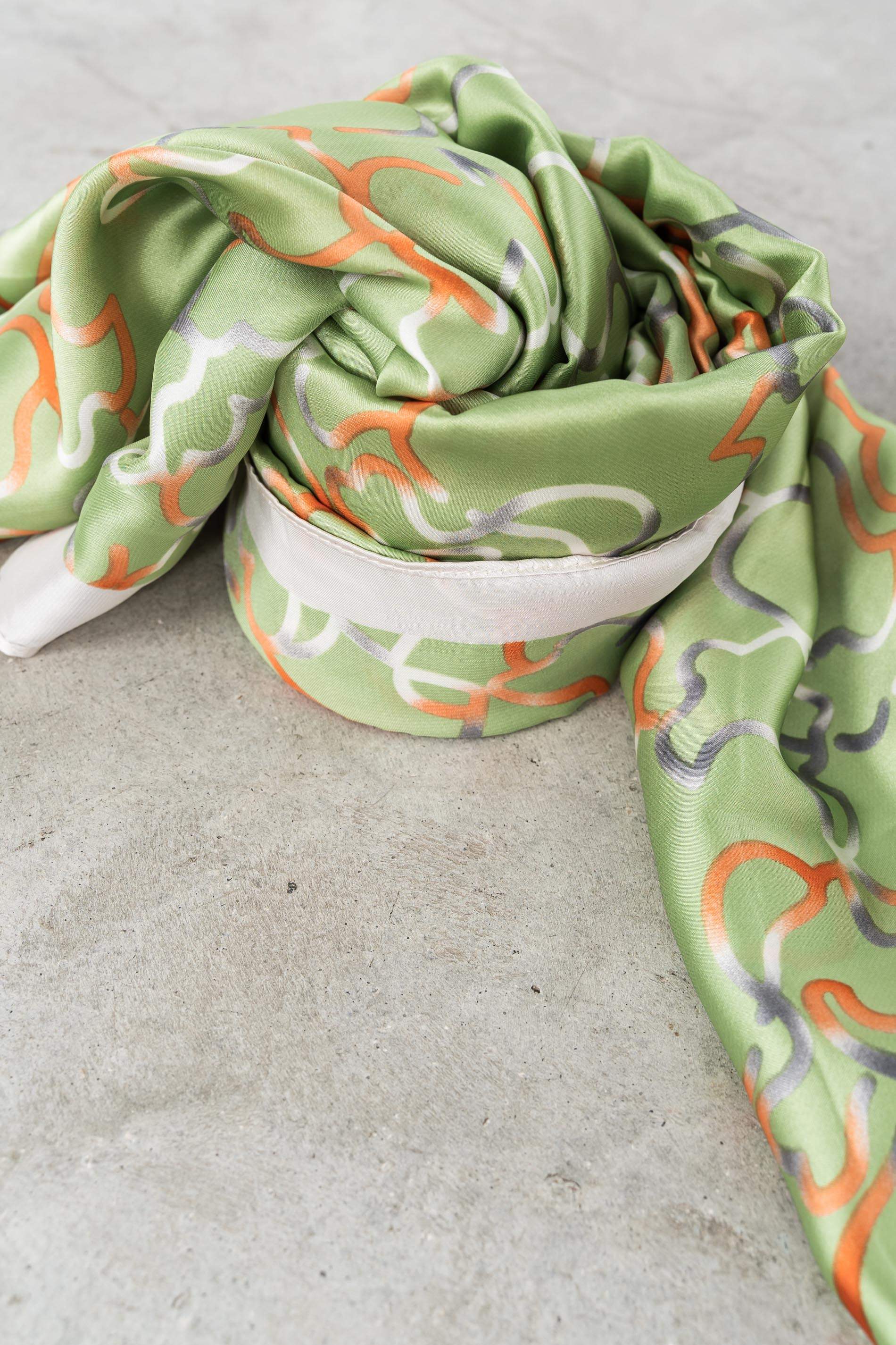 FOULARD EFECTO SEDA TRAZOS