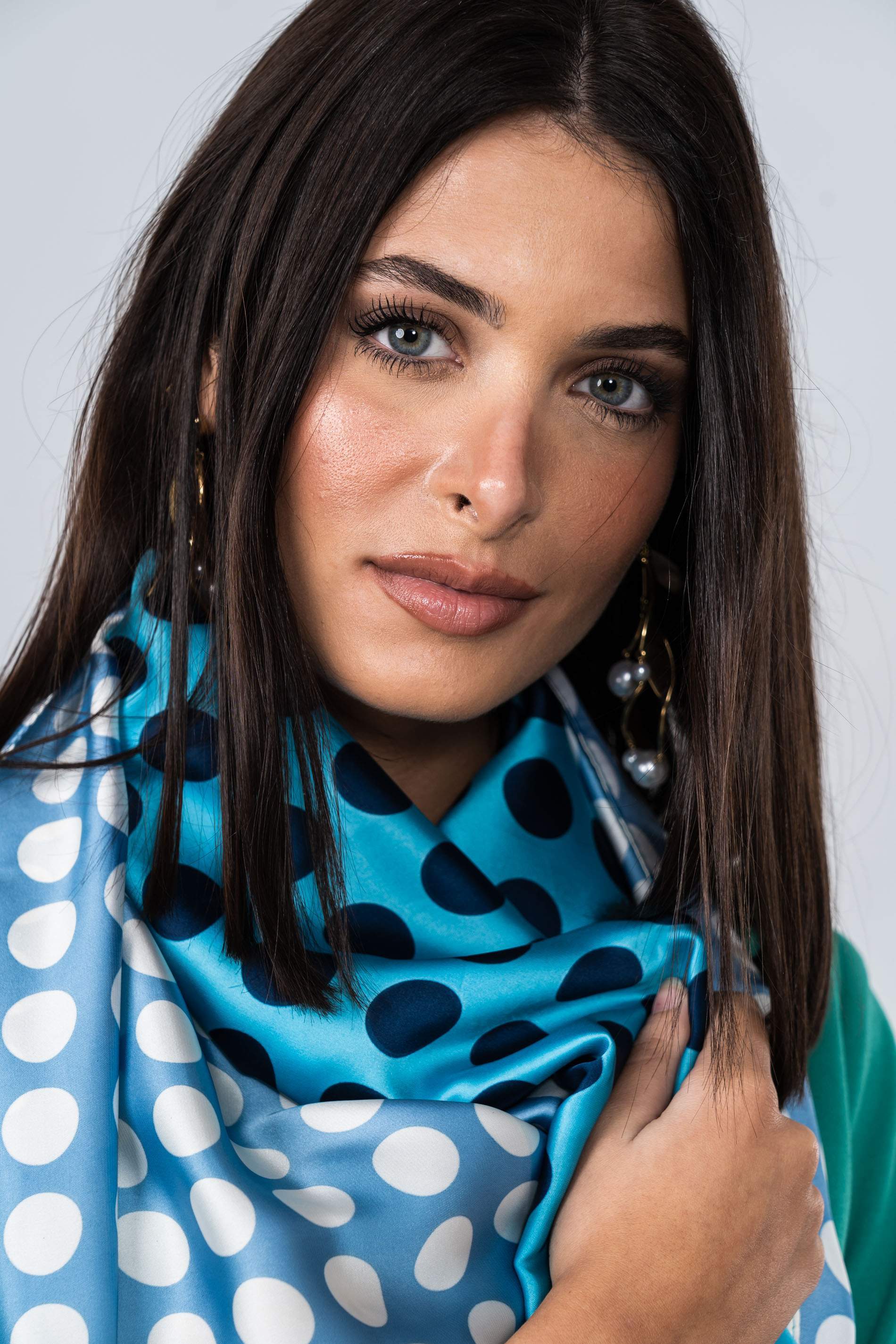 FOULARD EFECTO SEDA TOPOS MARINO