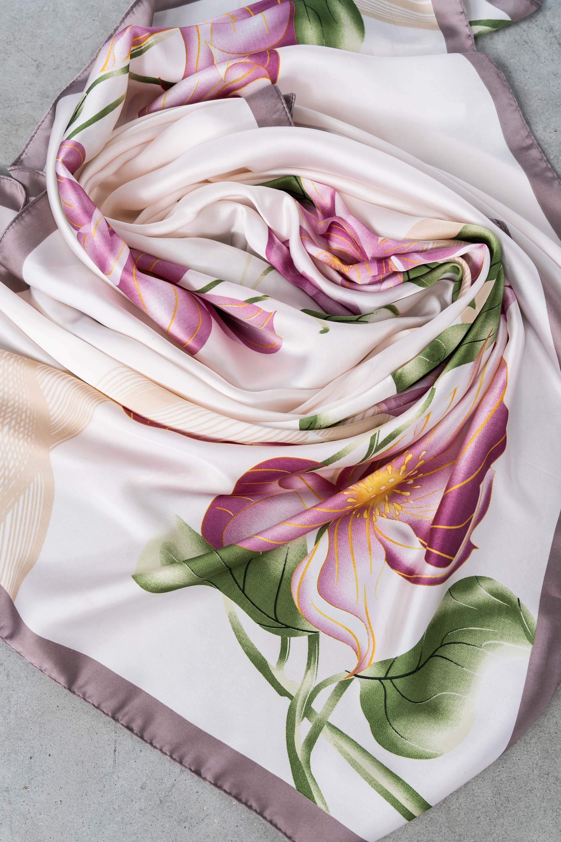 FOULARD EFECTO SEDA PÉTALOS ROSA