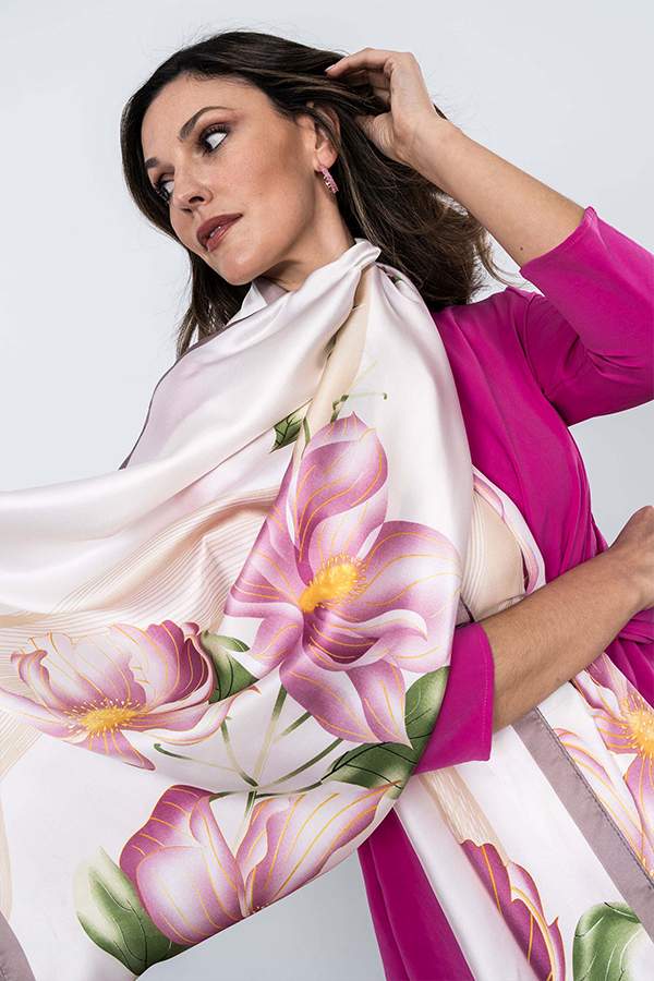 FOULARD EFECTO SEDA PÉTALOS ROSA