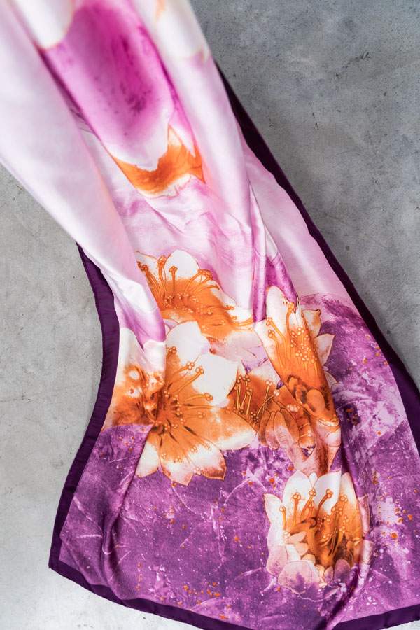 FOULARD EFECTO SEDA MOTAS