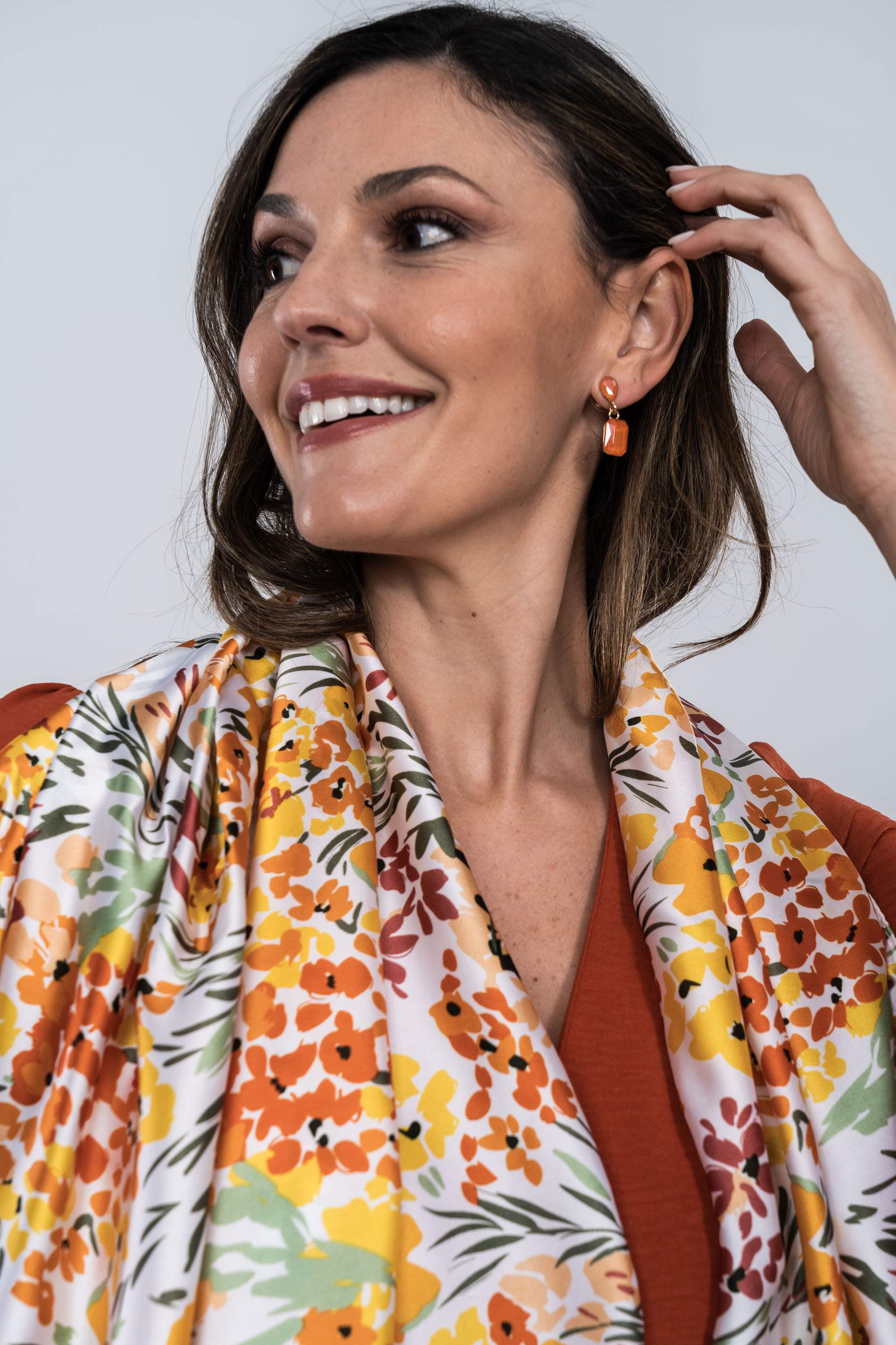 FOULARD EFECTO SEDA FLORECITAS AMARILLO