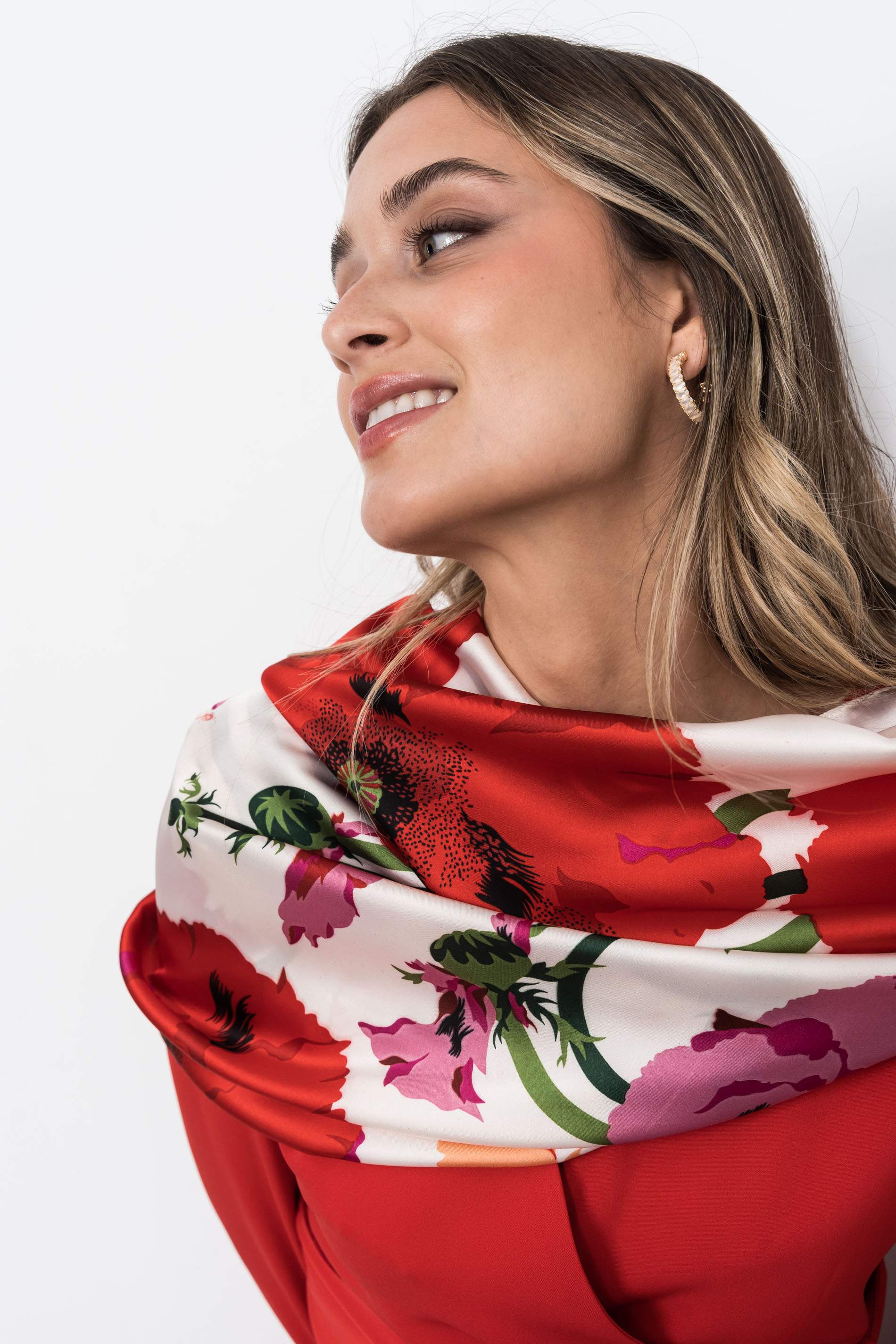 FOULARD EFECTO SEDA RAYAS ROJO