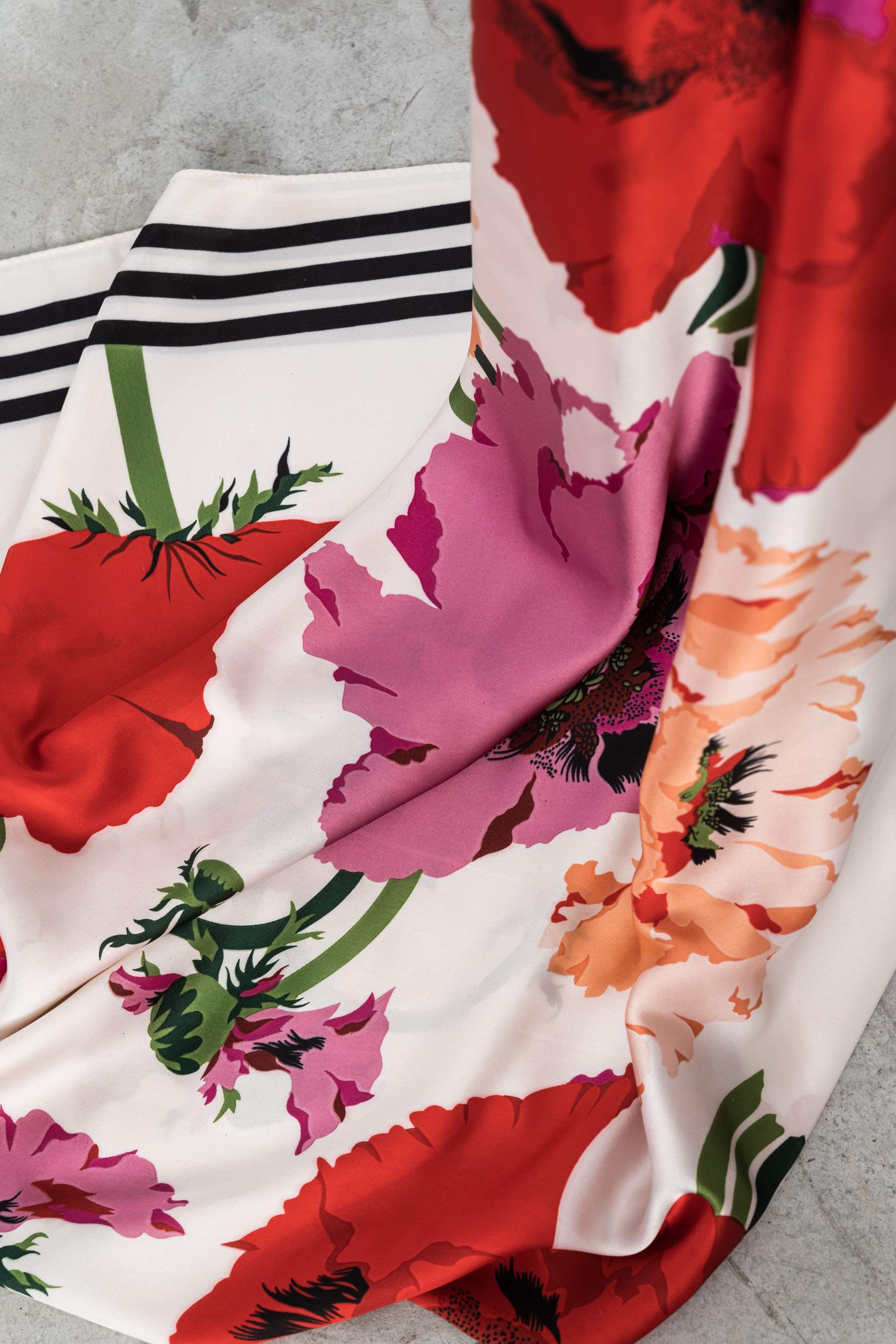 FOULARD EFECTO SEDA RAYAS ROJO