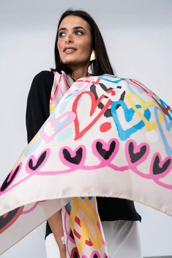 FOULARD EFECTO SEDA CORAZONES BEIGE