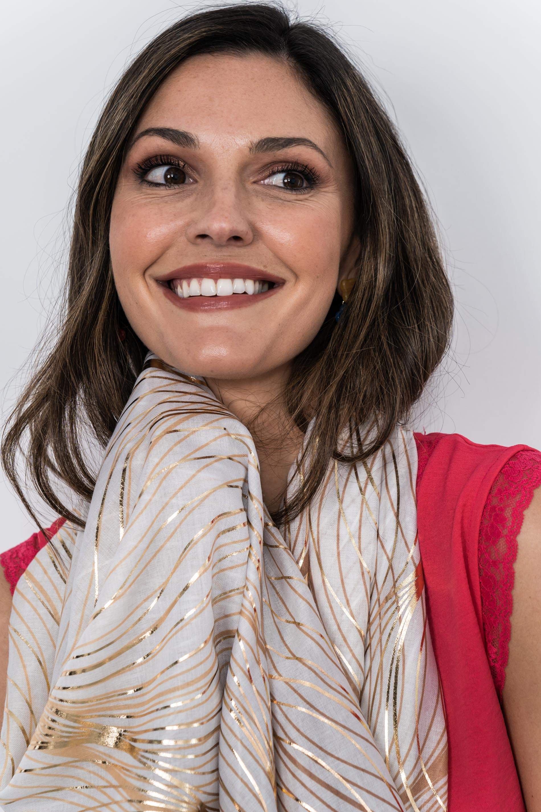 FOULARD EFECTO TRAZOS ORO