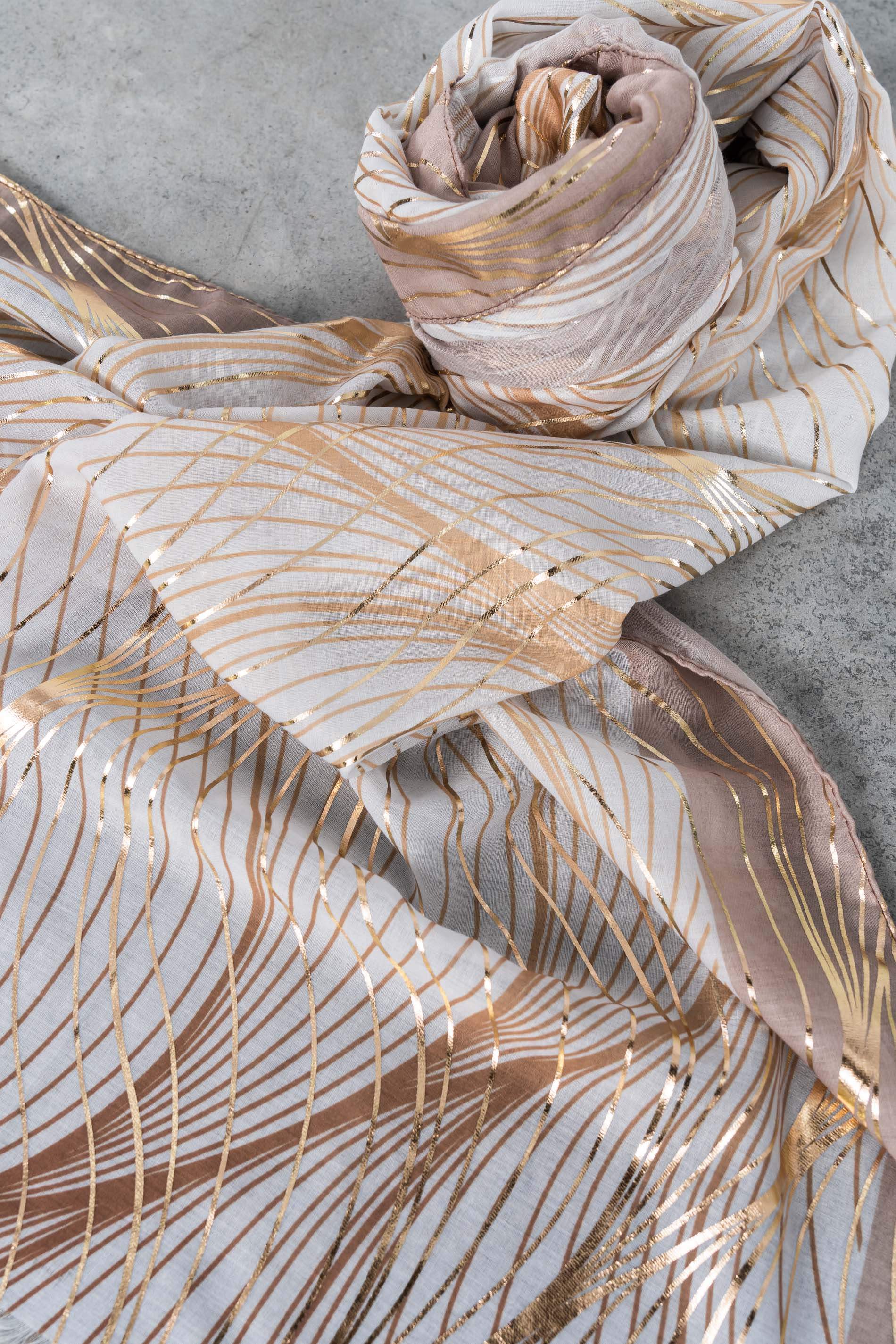 FOULARD EFECTO TRAZOS ORO