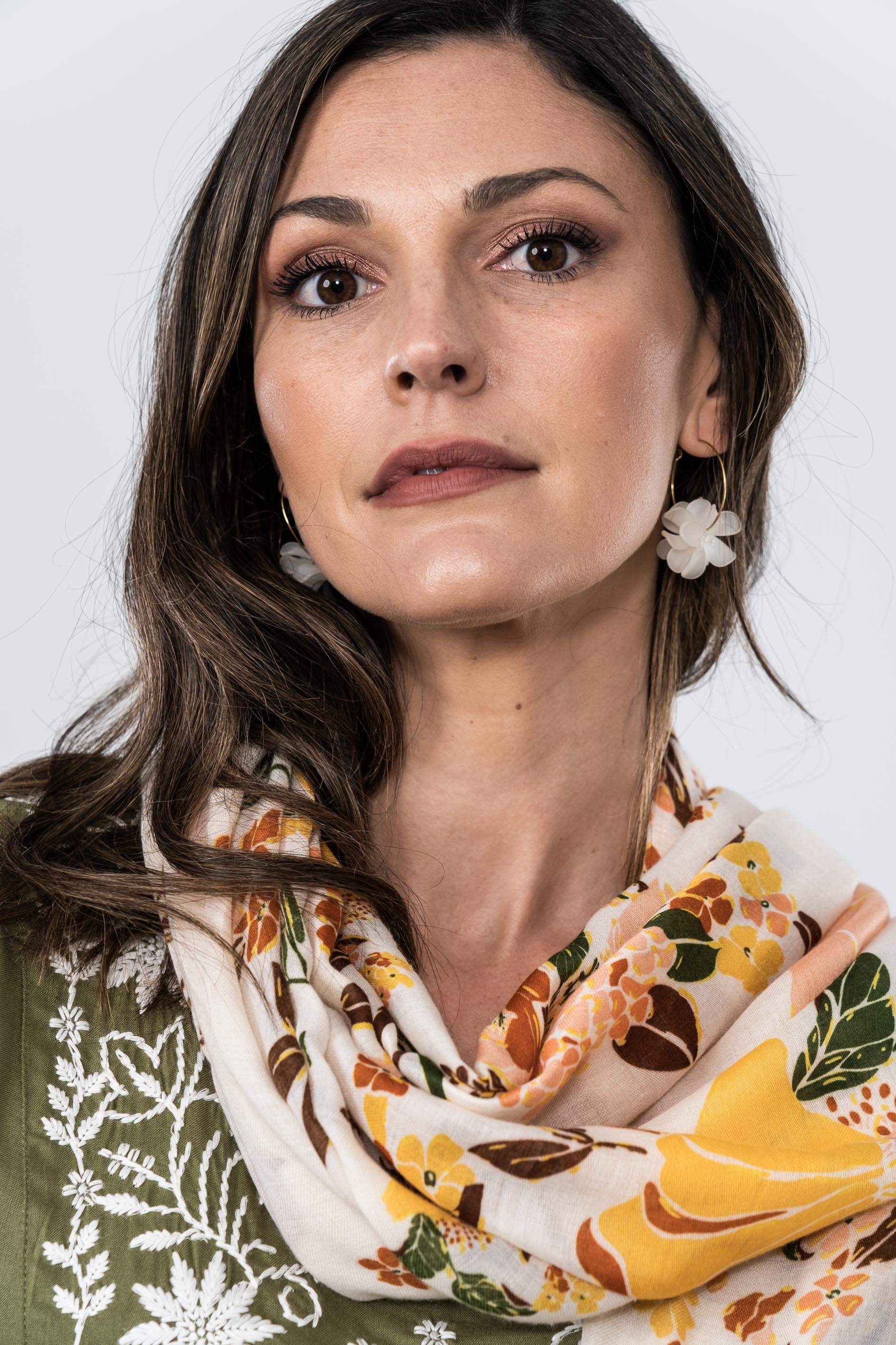 FOULARD FLOR HOJAS BEIGE