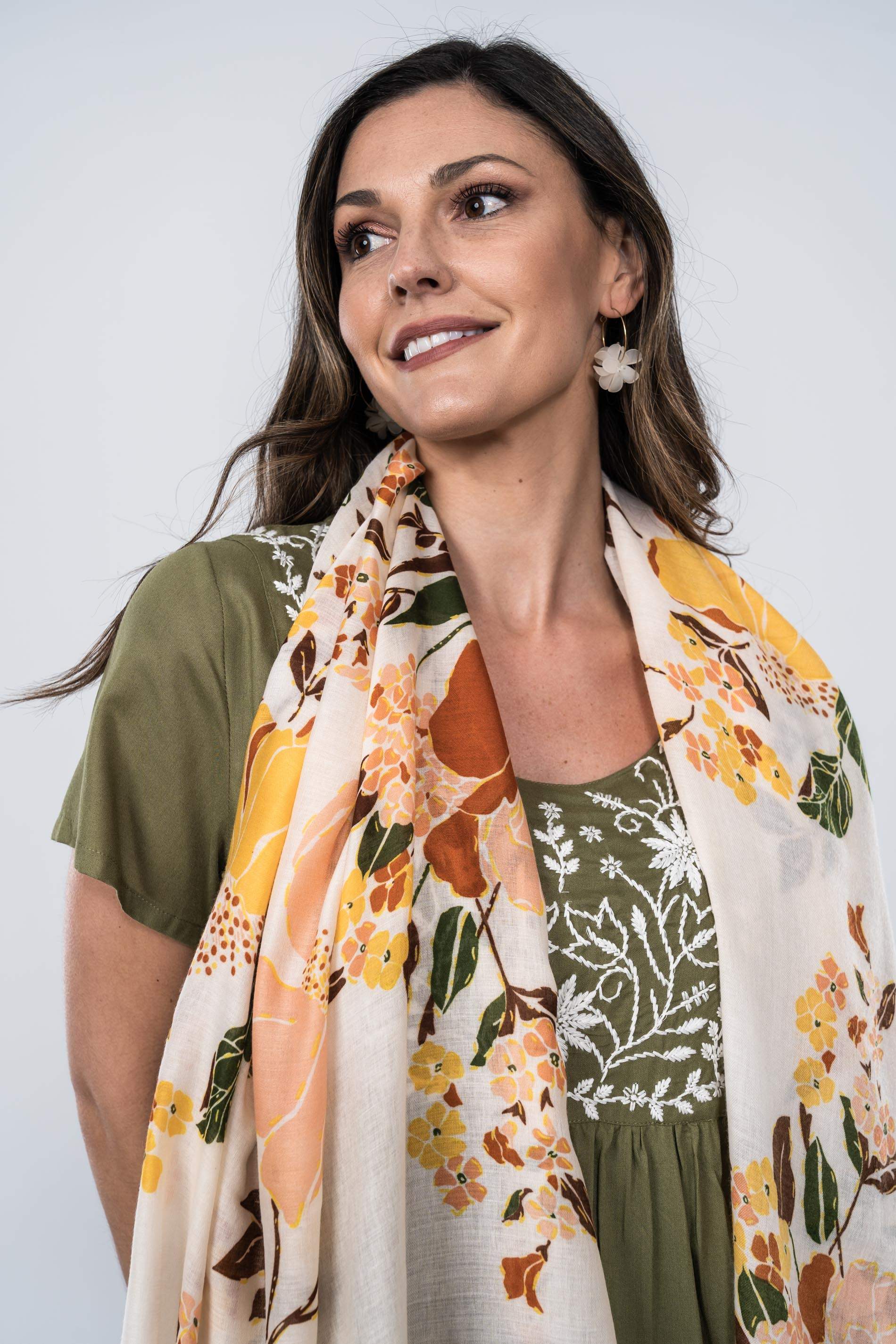 FOULARD FLOR HOJAS BEIGE