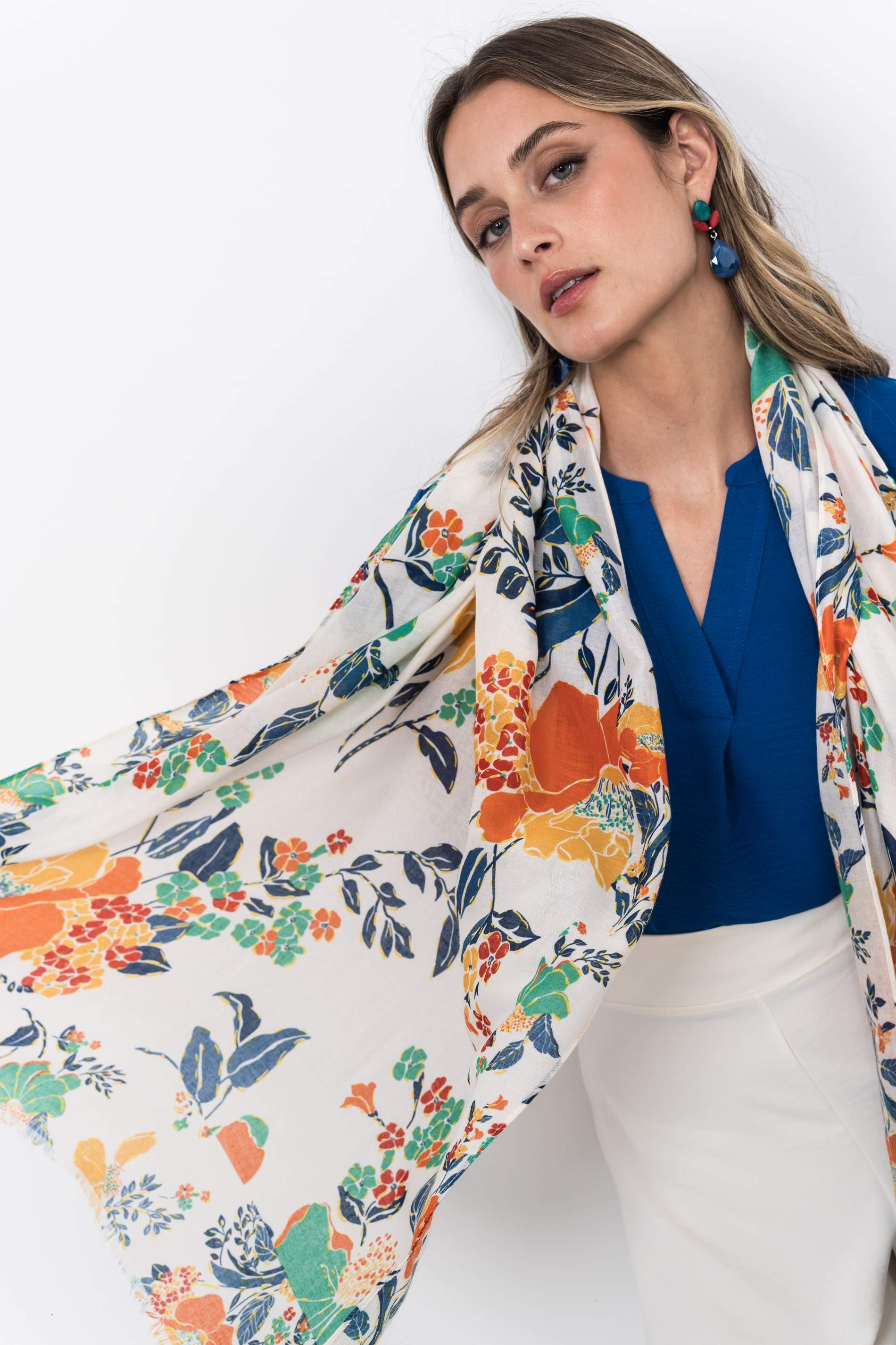 FOULARD FLOR HOJAS AZUL
