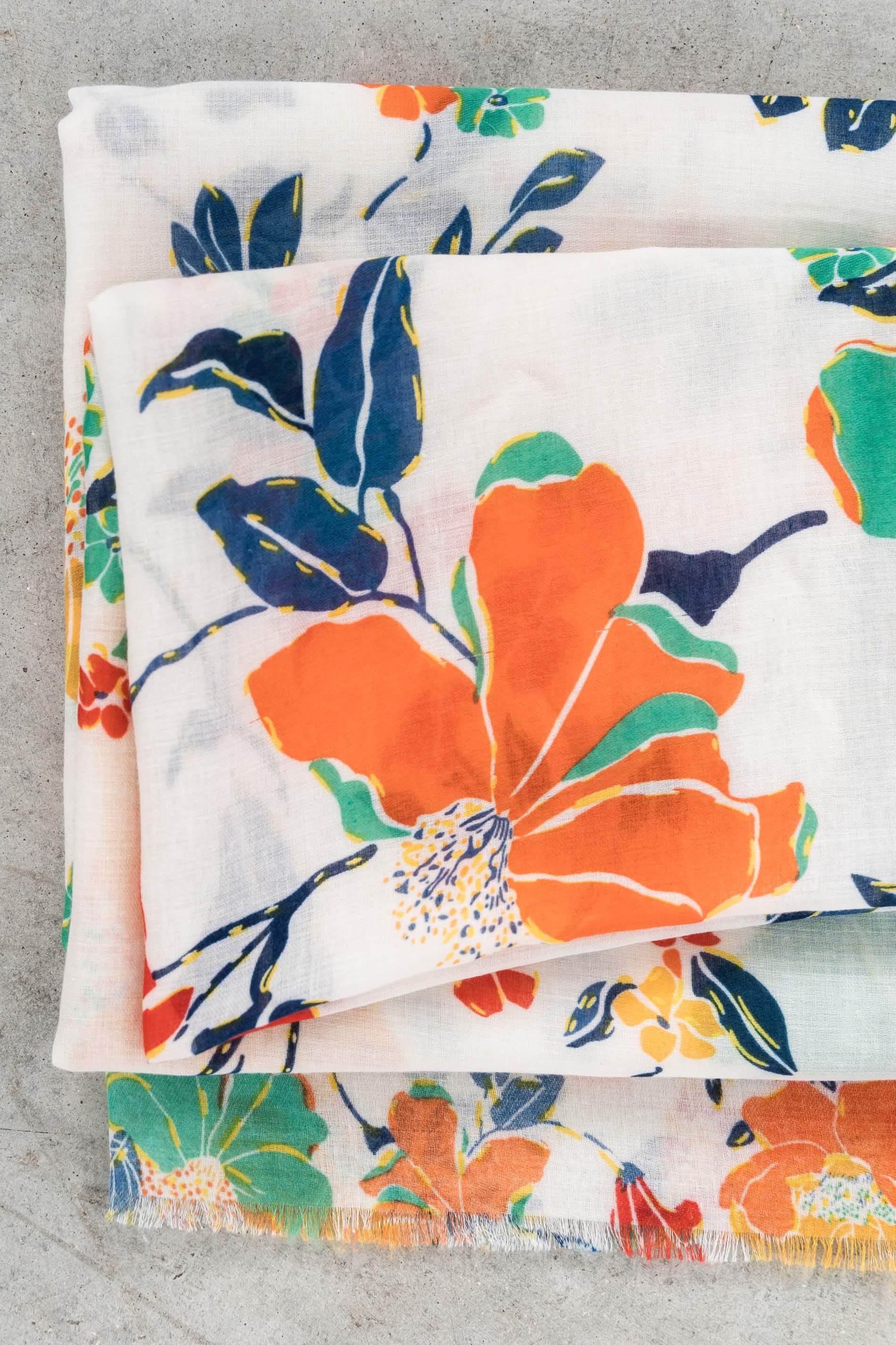 FOULARD FLOR HOJAS AZUL