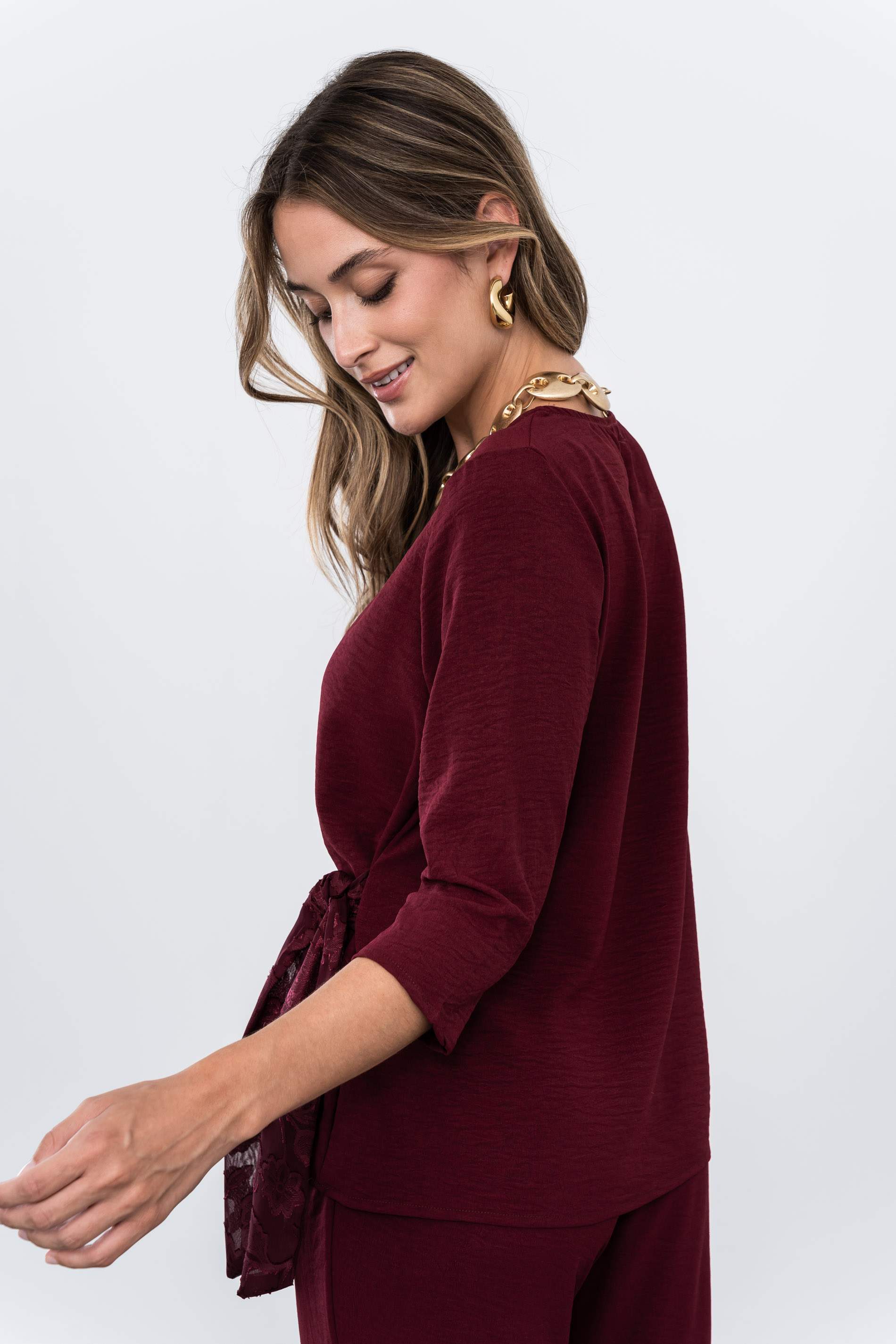 BLUSA EFECTO CRUZADO COMBINADA BURDEOS