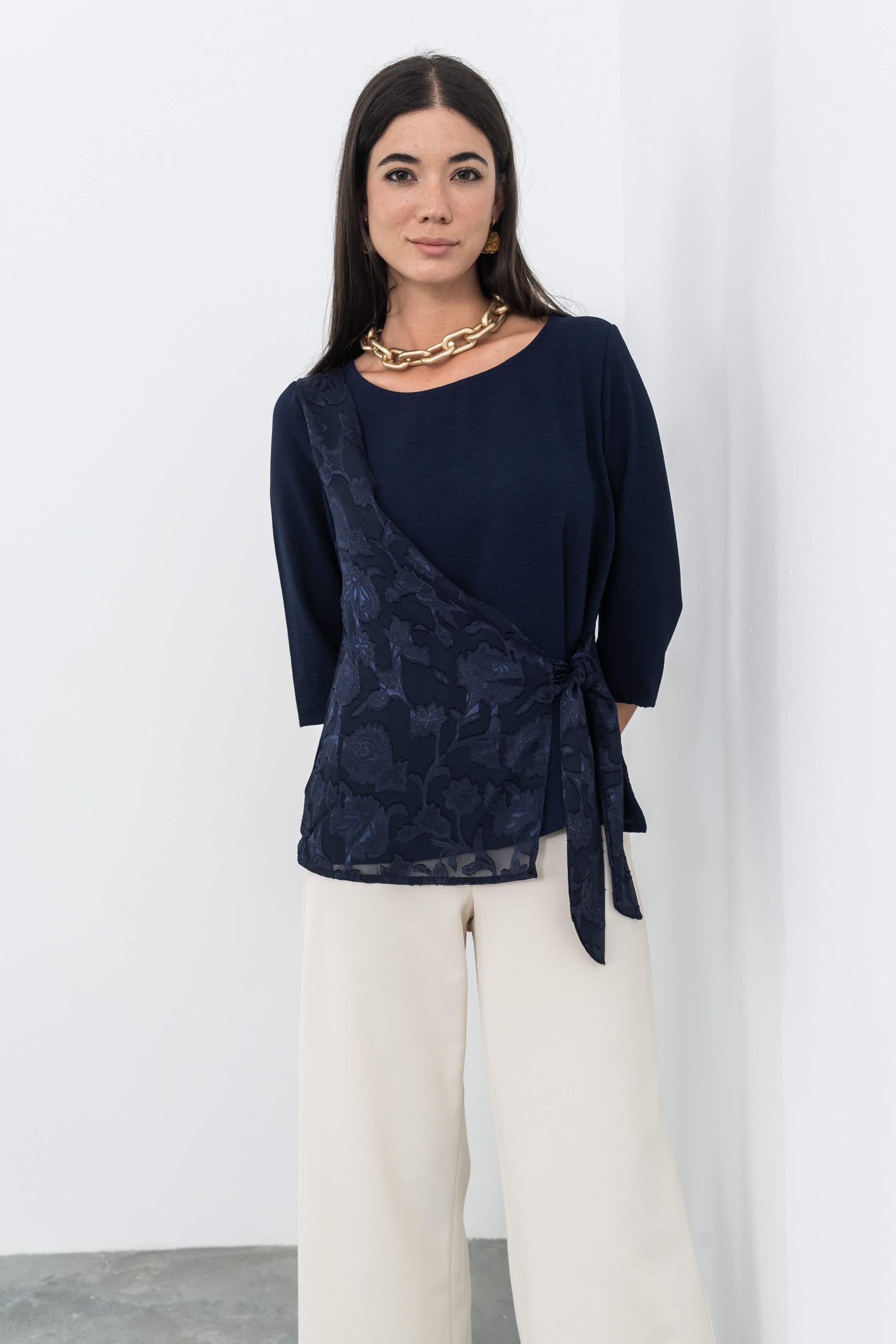 BLUSA EFECTO CRUZADO COMBINADA MARINO