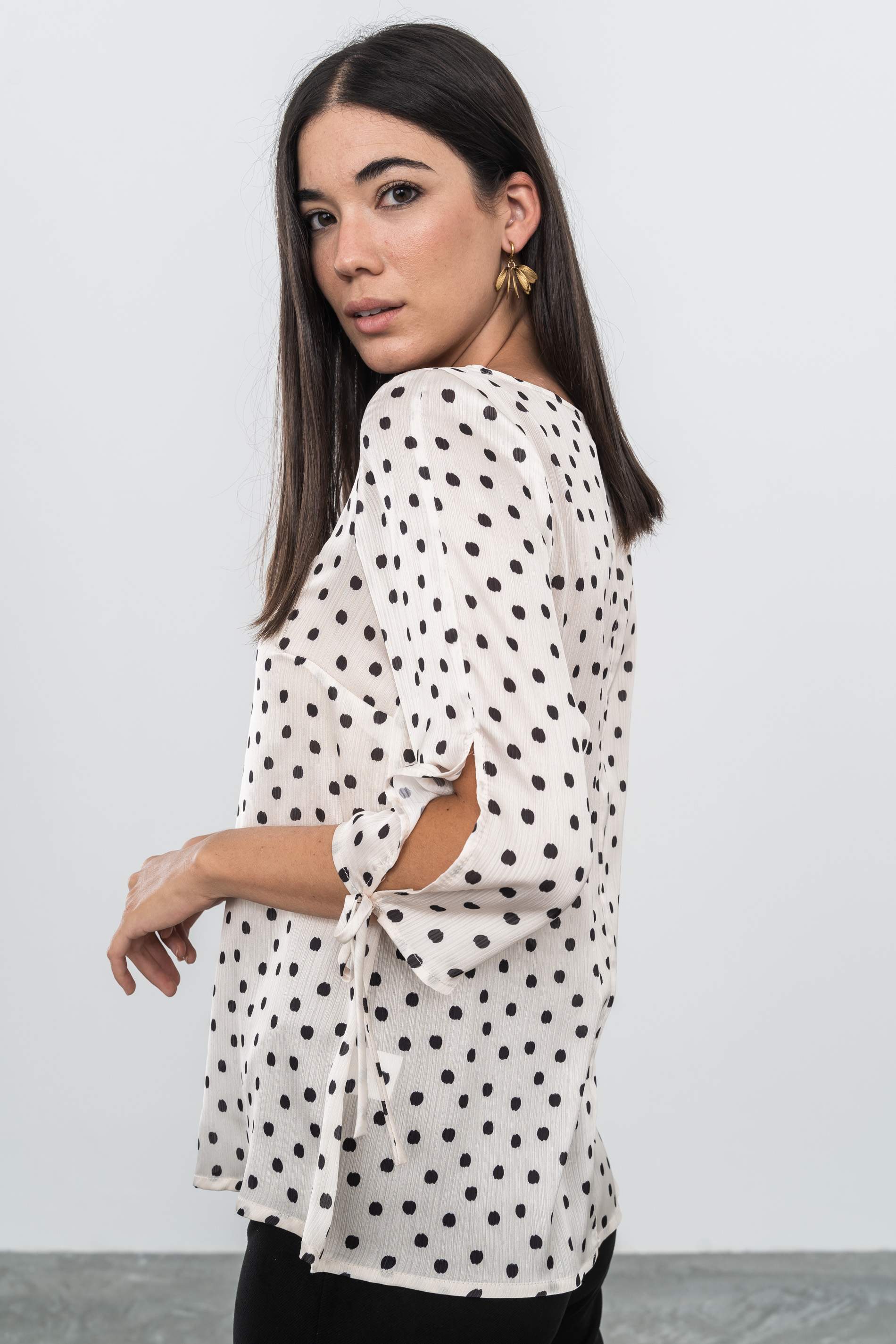 BLUSA LAZOS TOPO NEGRO