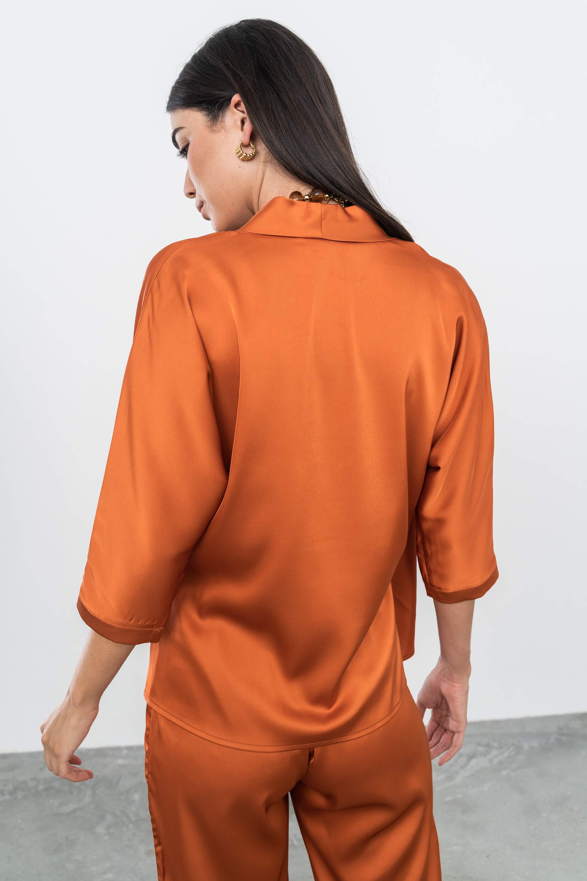 BLUSA SMOKING SATINADA CALDERA