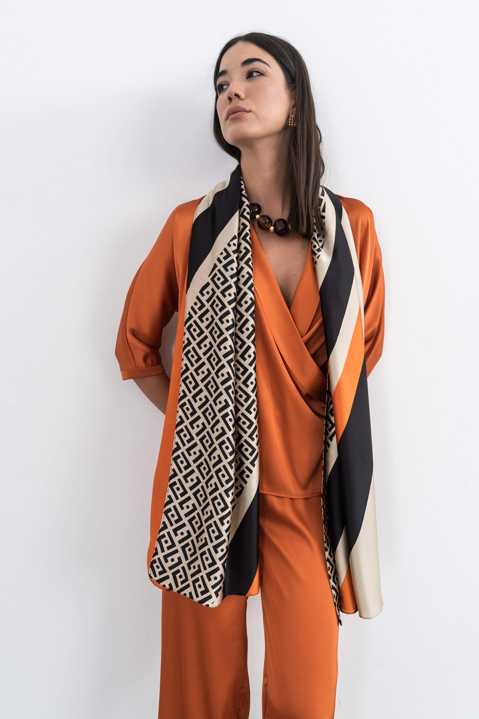 BLUSA SMOKING SATINADA CALDERA