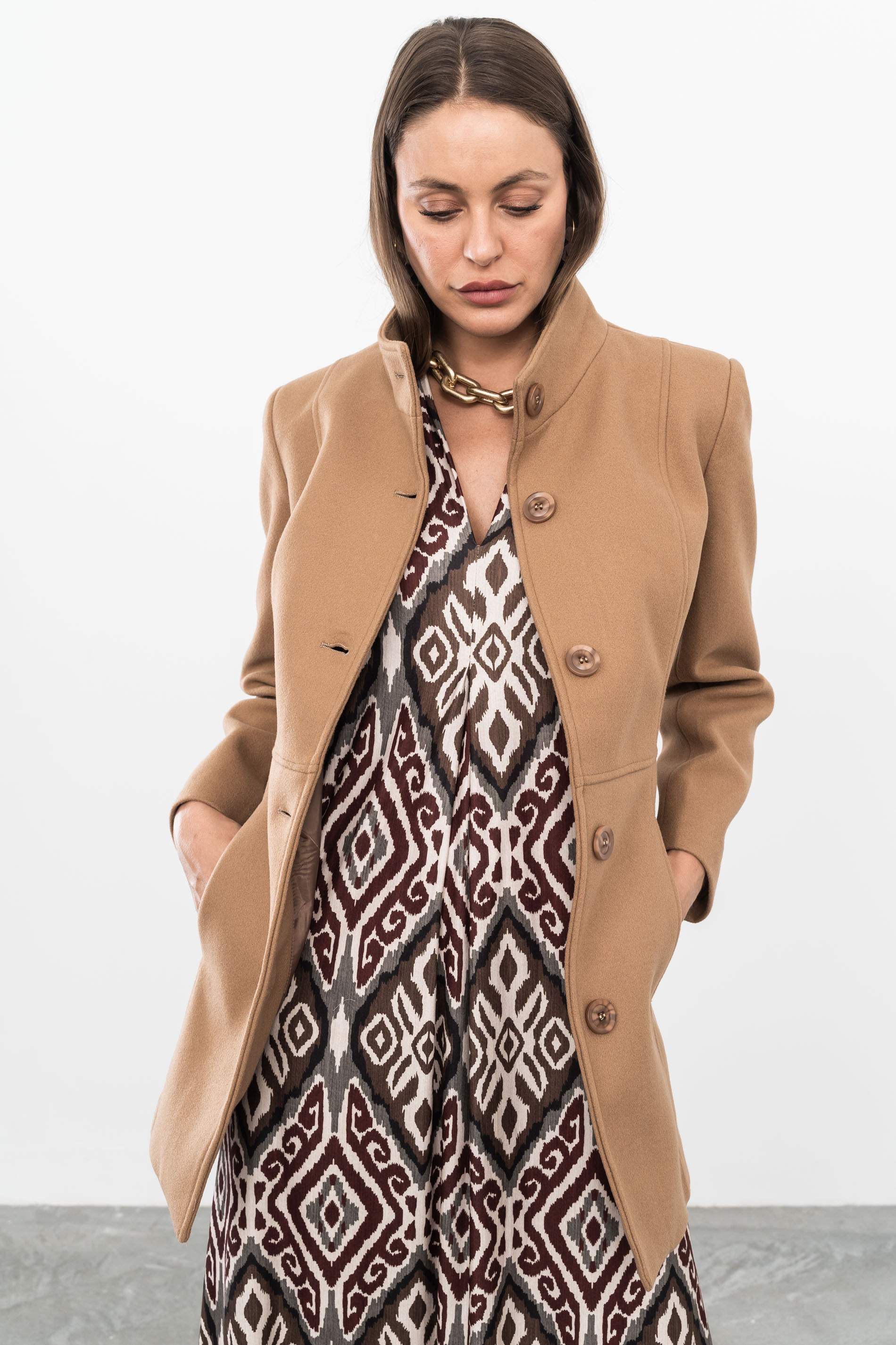 ABRIGO CORTES BEIGE