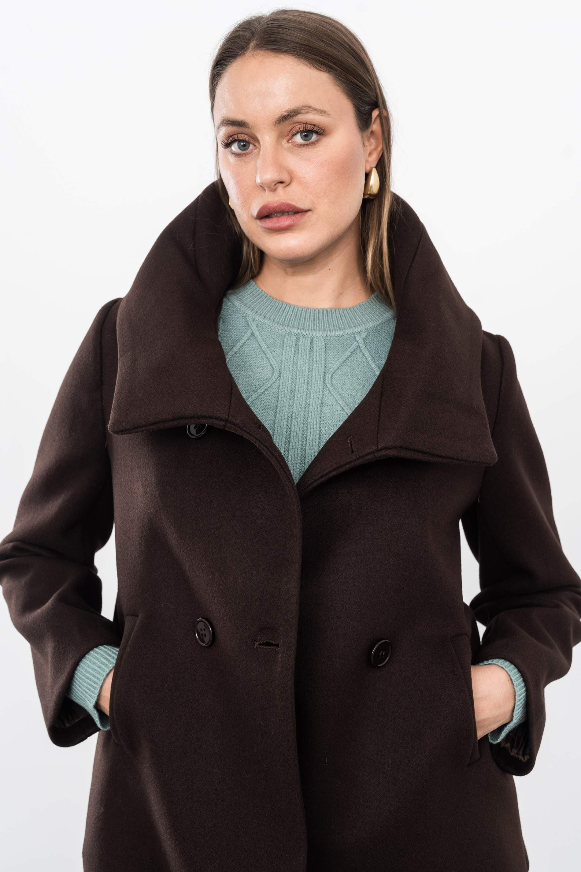 CHAQUETÓN CUELLO VUELTO CHOCOLATE