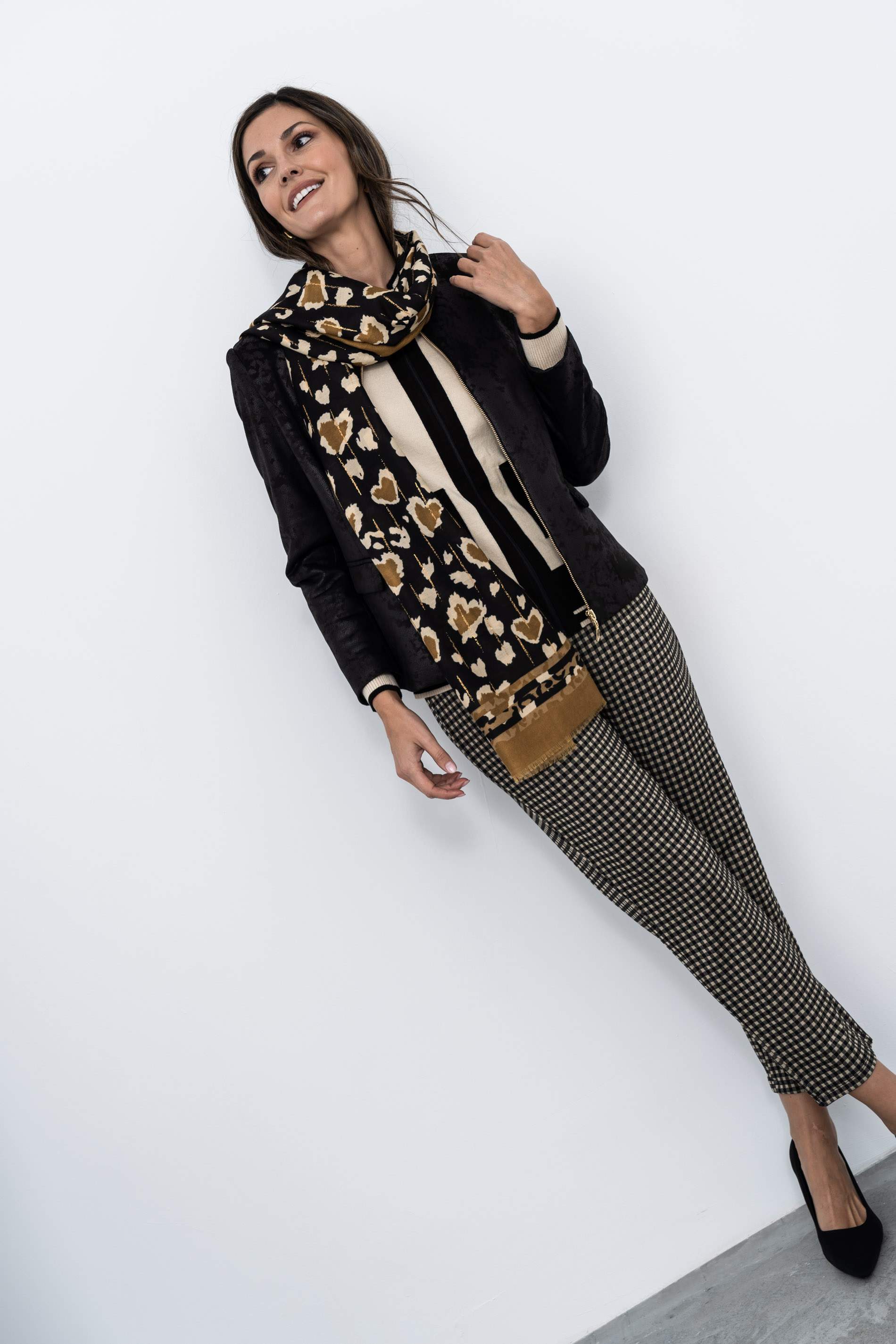 CHAQUETA CREMALLERA BLOSQUES NEGRO