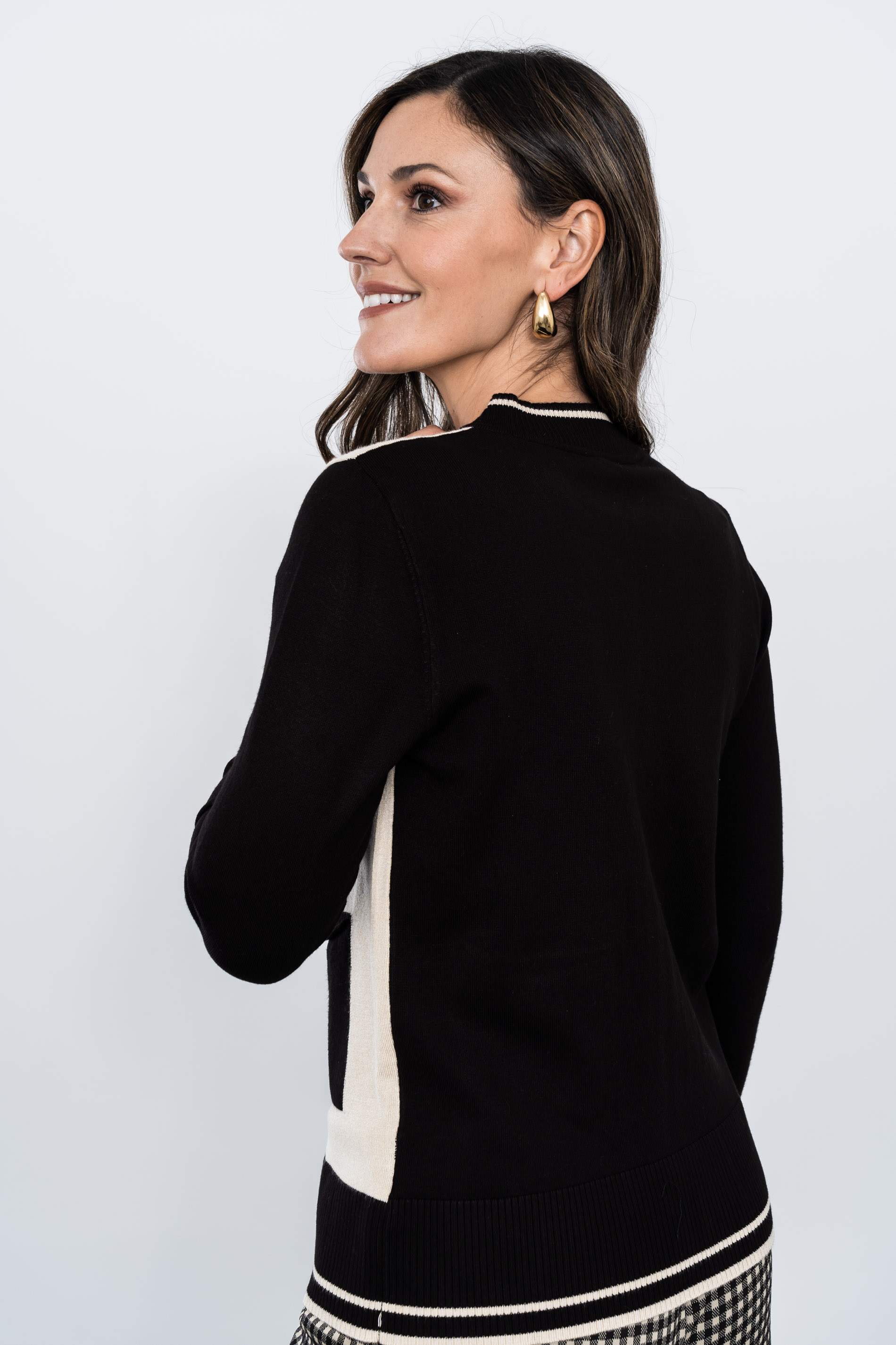 CHAQUETA CREMALLERA BLOSQUES NEGRO