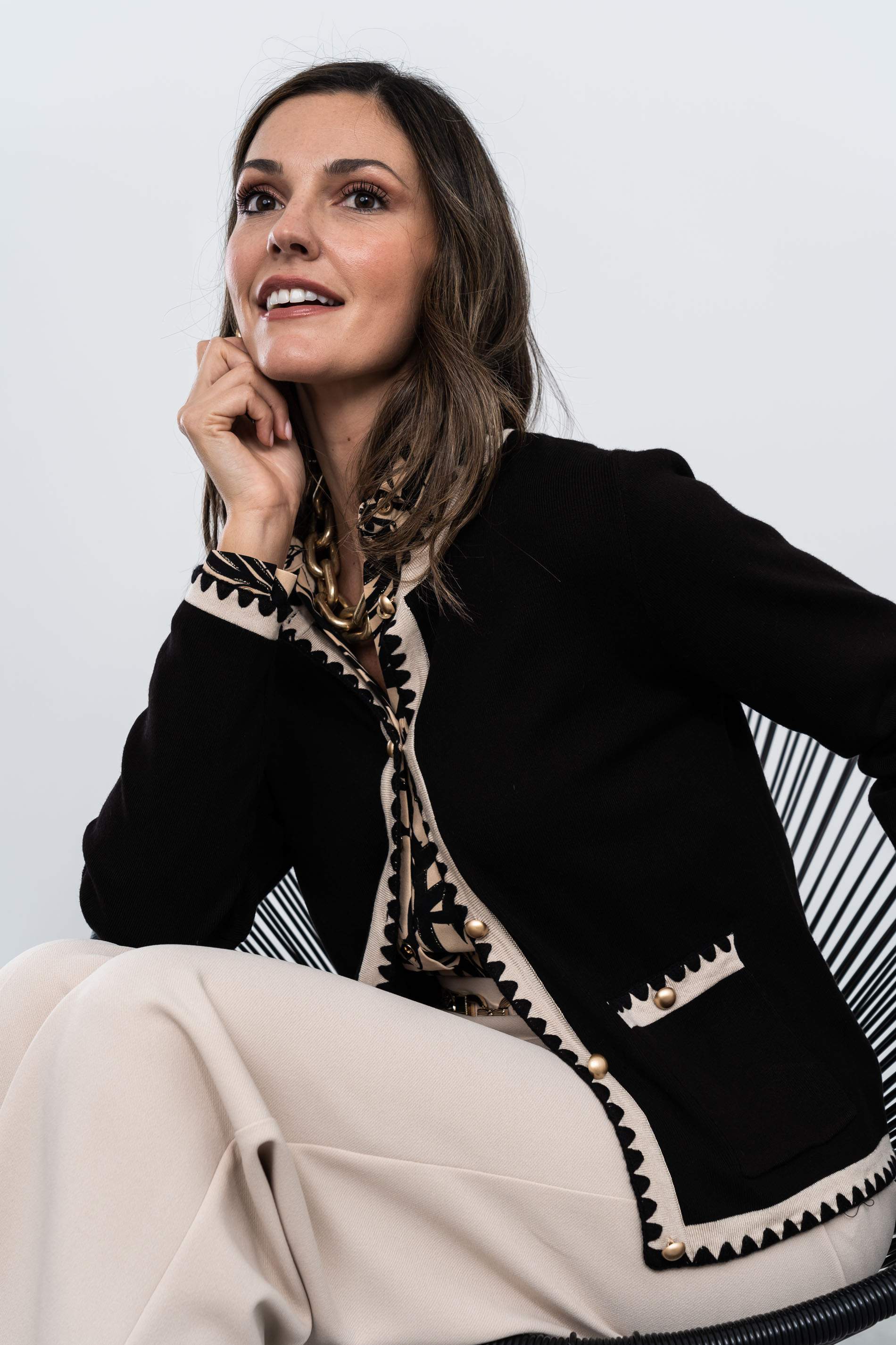 CHAQUETA VIVO CONTRASTE NEGRO