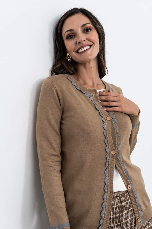 CHAQUETA DETALLE ONDAS CAMEL