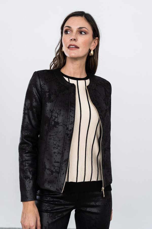 CHAQUETA CORTES EFECTO PIEL NEGRO