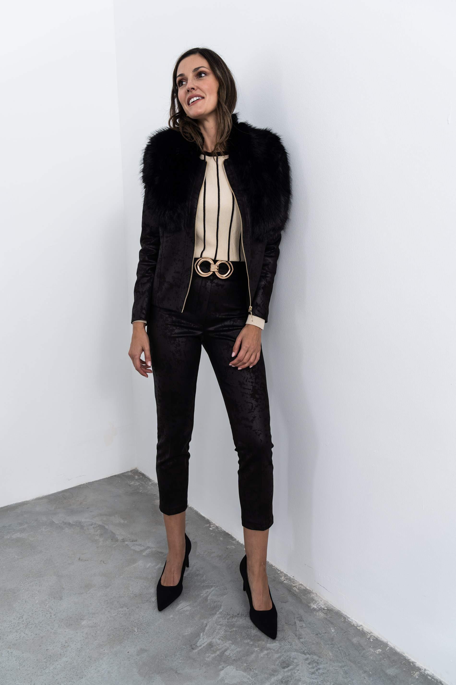 PANTALÓN EFECTO PIEL NEGRO