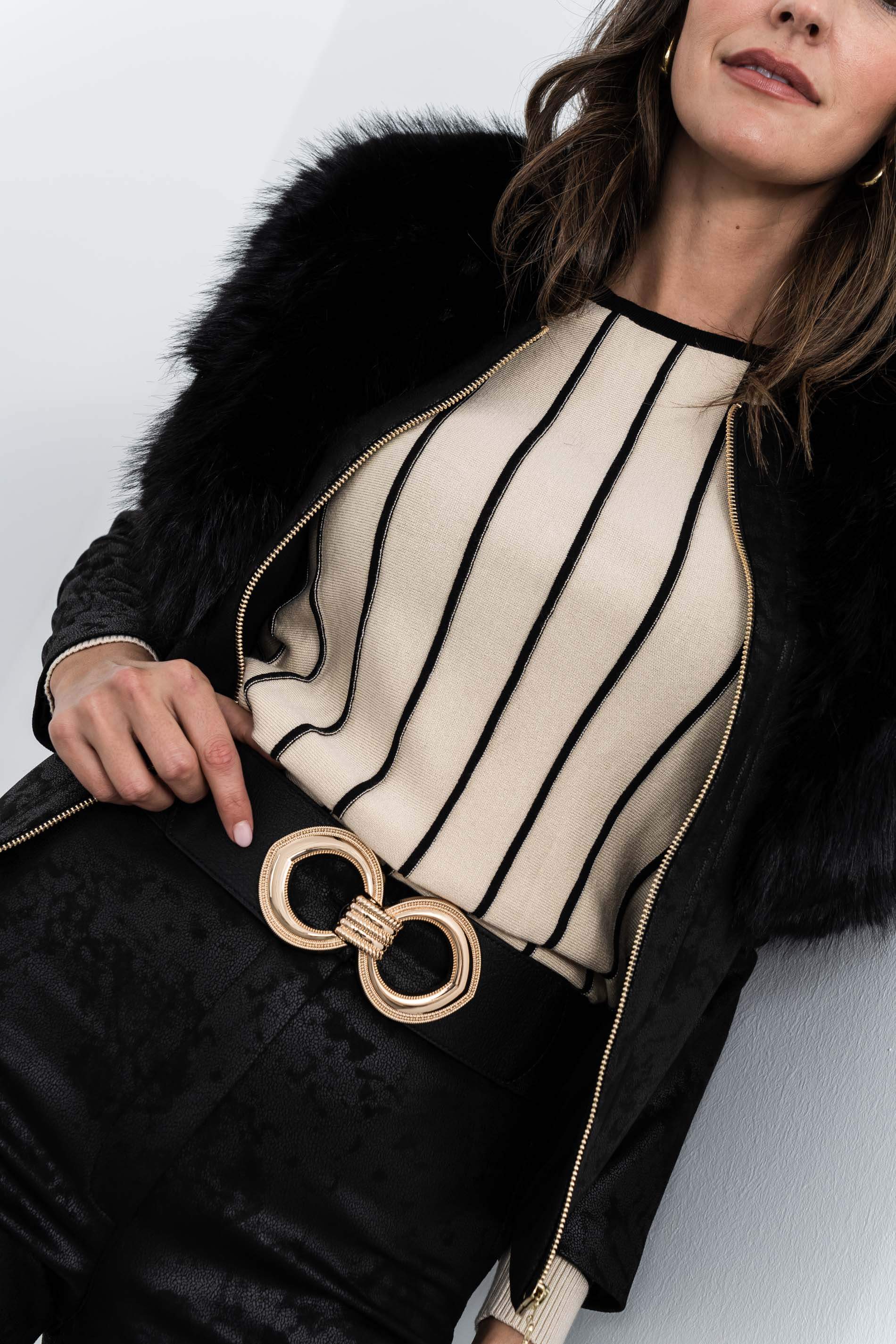 PANTALÓN EFECTO PIEL NEGRO