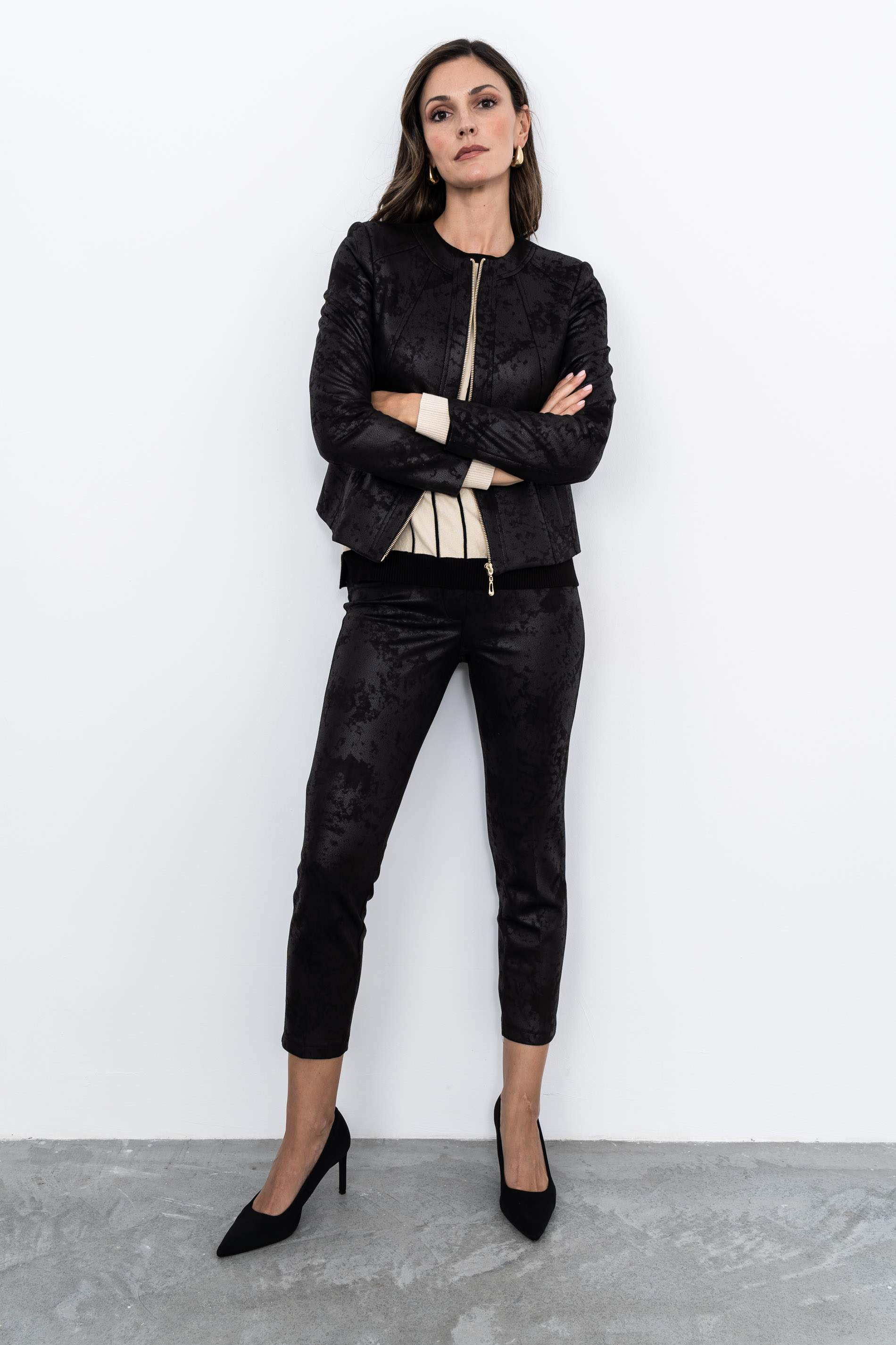 PANTALÓN EFECTO PIEL NEGRO