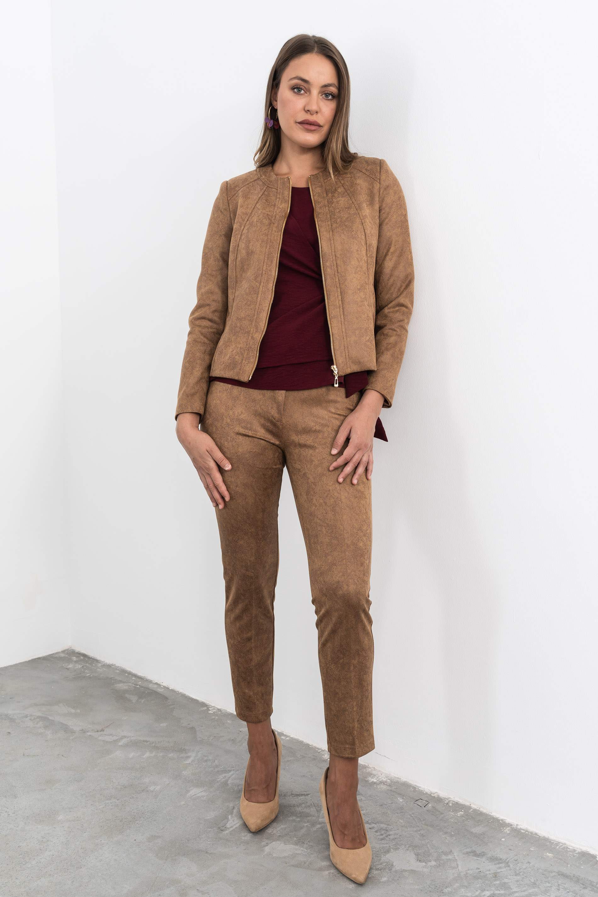 PANTALÓN EFECTO PIEL CAMEL