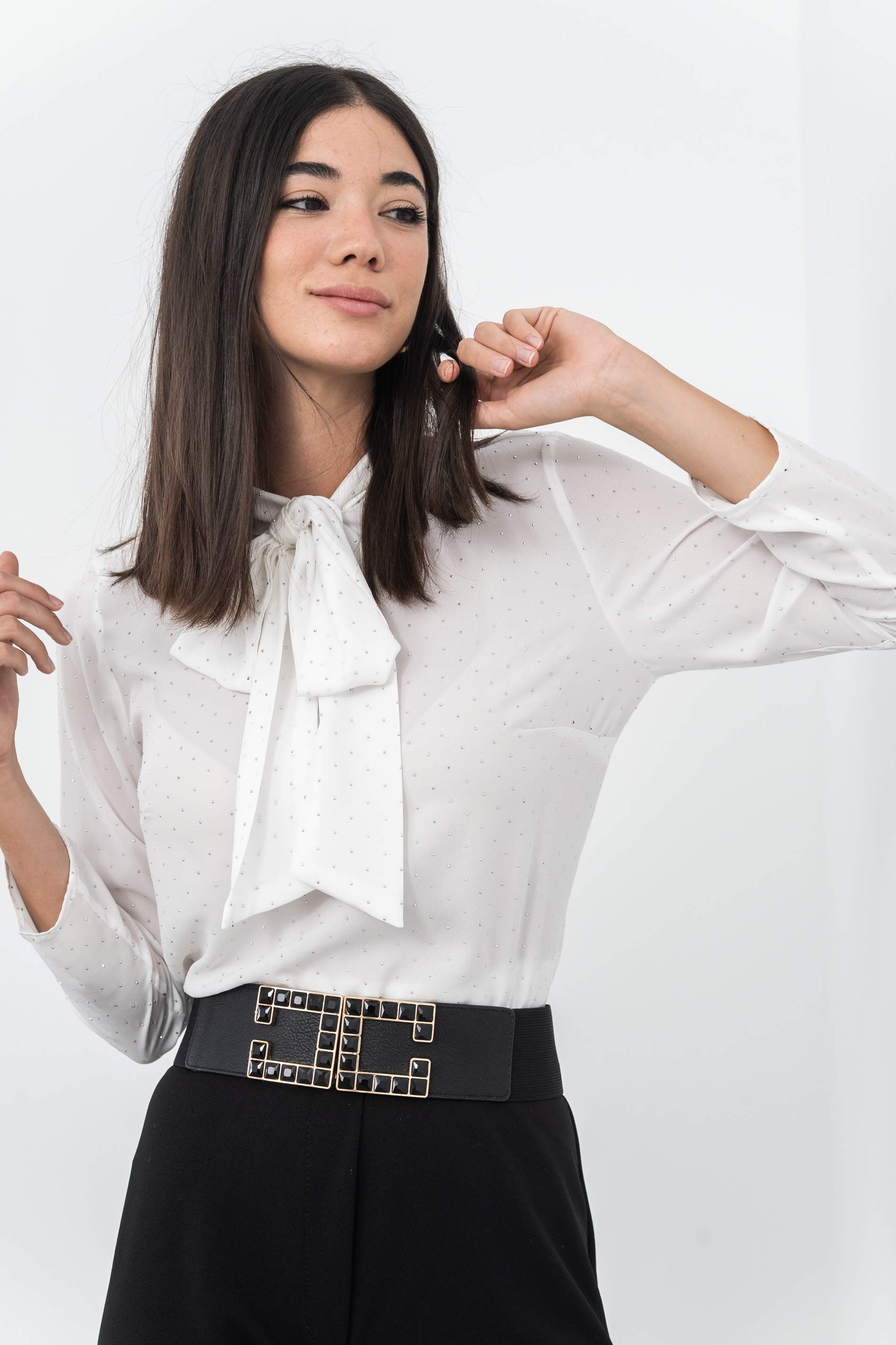 BLUSA LAZADA TACHAS BLANCO