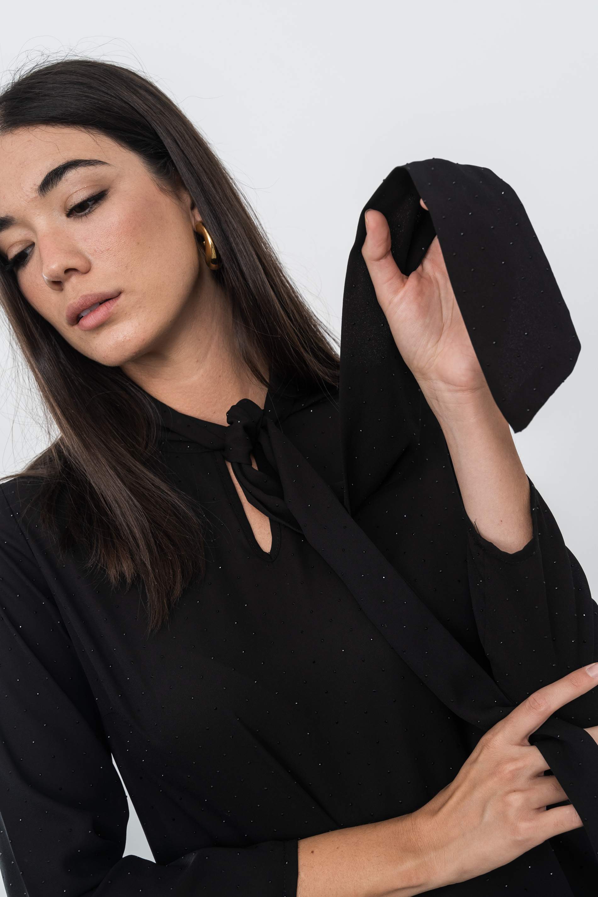 BLUSA LAZADA TACHAS NEGRO