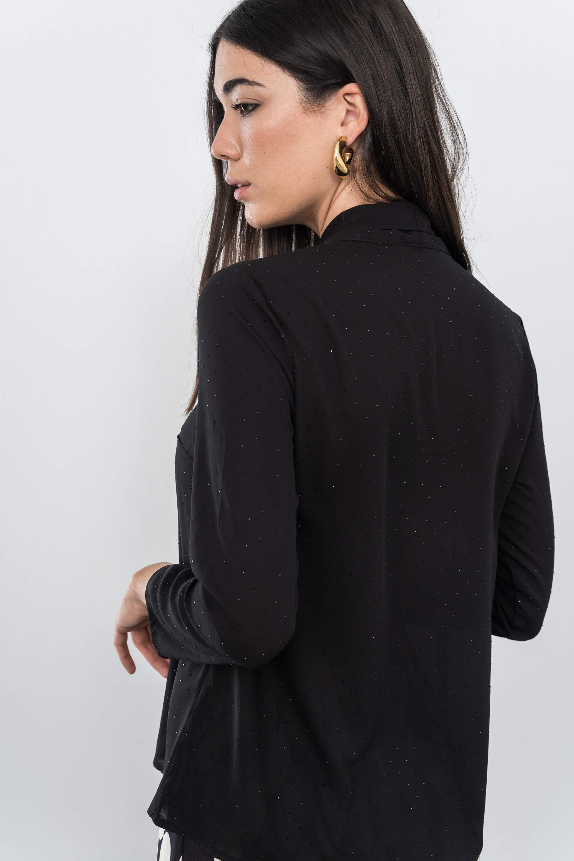 BLUSA LAZADA TACHAS NEGRO