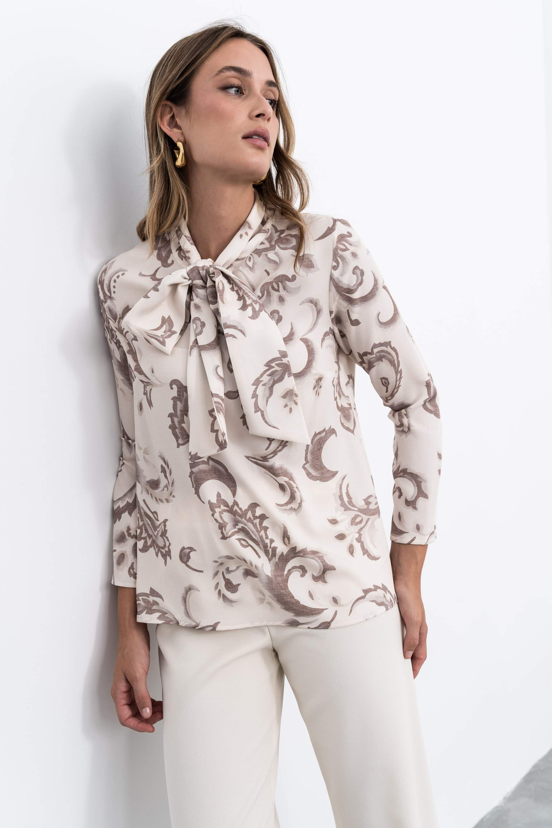 BLUSA LAZADA MARFIL