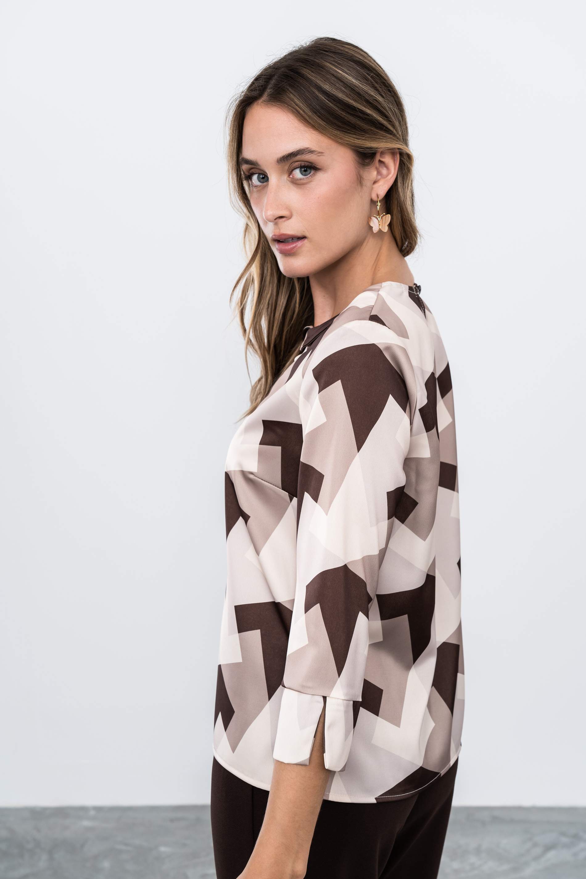 BLUSA CRUCETA CUELLO BLOQUES 