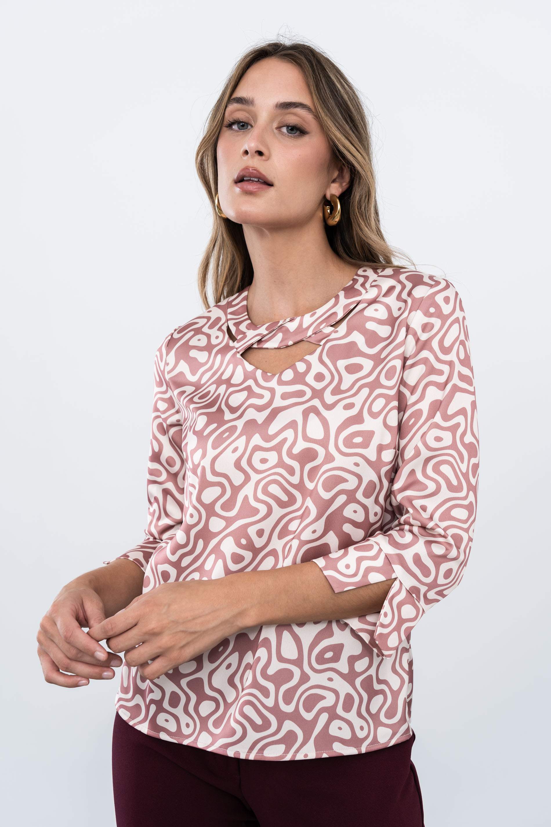 BLUSA CRUCETA CUELLO BICOLOR NUDE