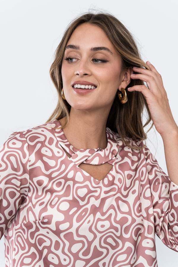 BLUSA CRUCETA CUELLO BICOLOR NUDE