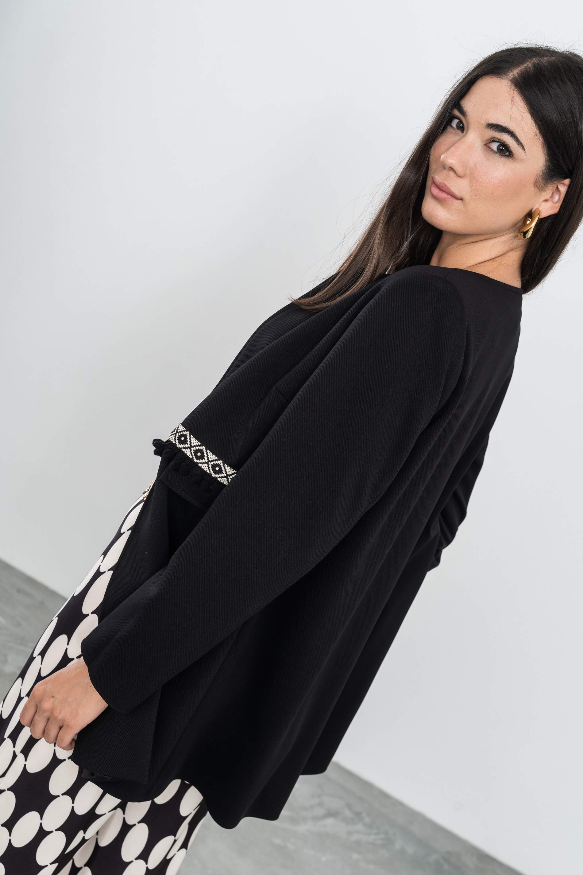 LEVITA ADORNO MADROÑOS