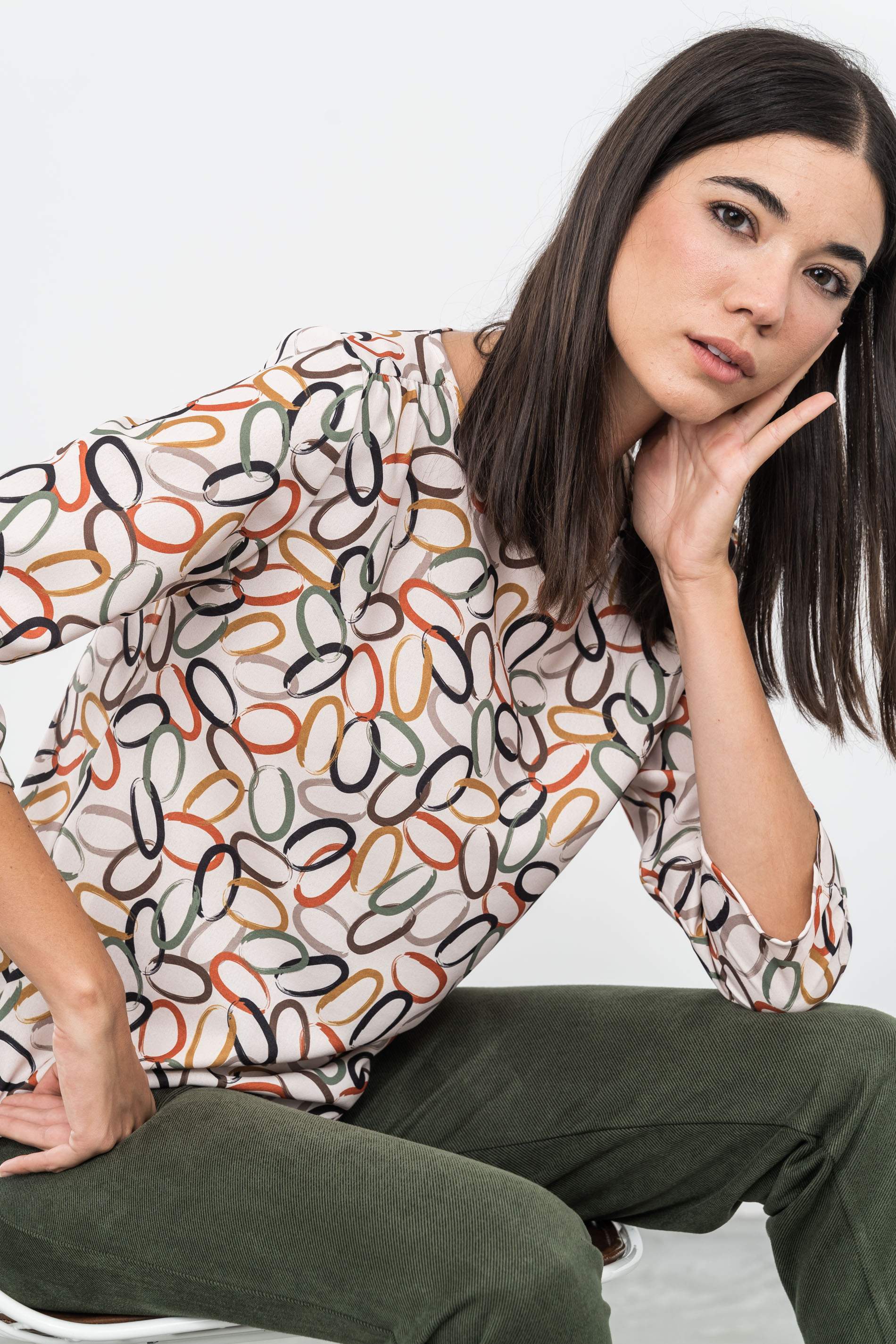 BLUSA PUÑO FRUNCIDO CÍRCULOS