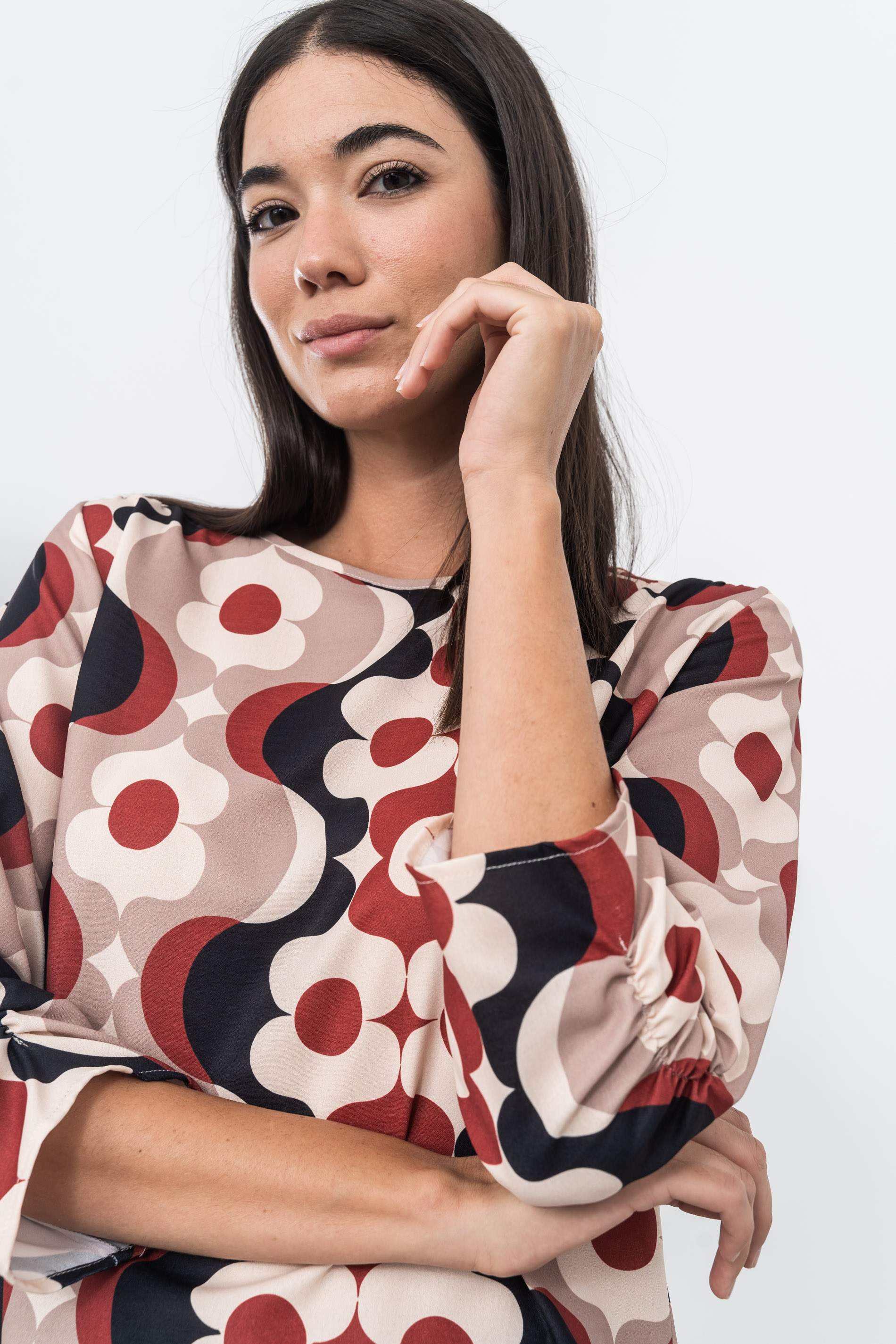 BLUSA FLOR GEOMÉTRICA