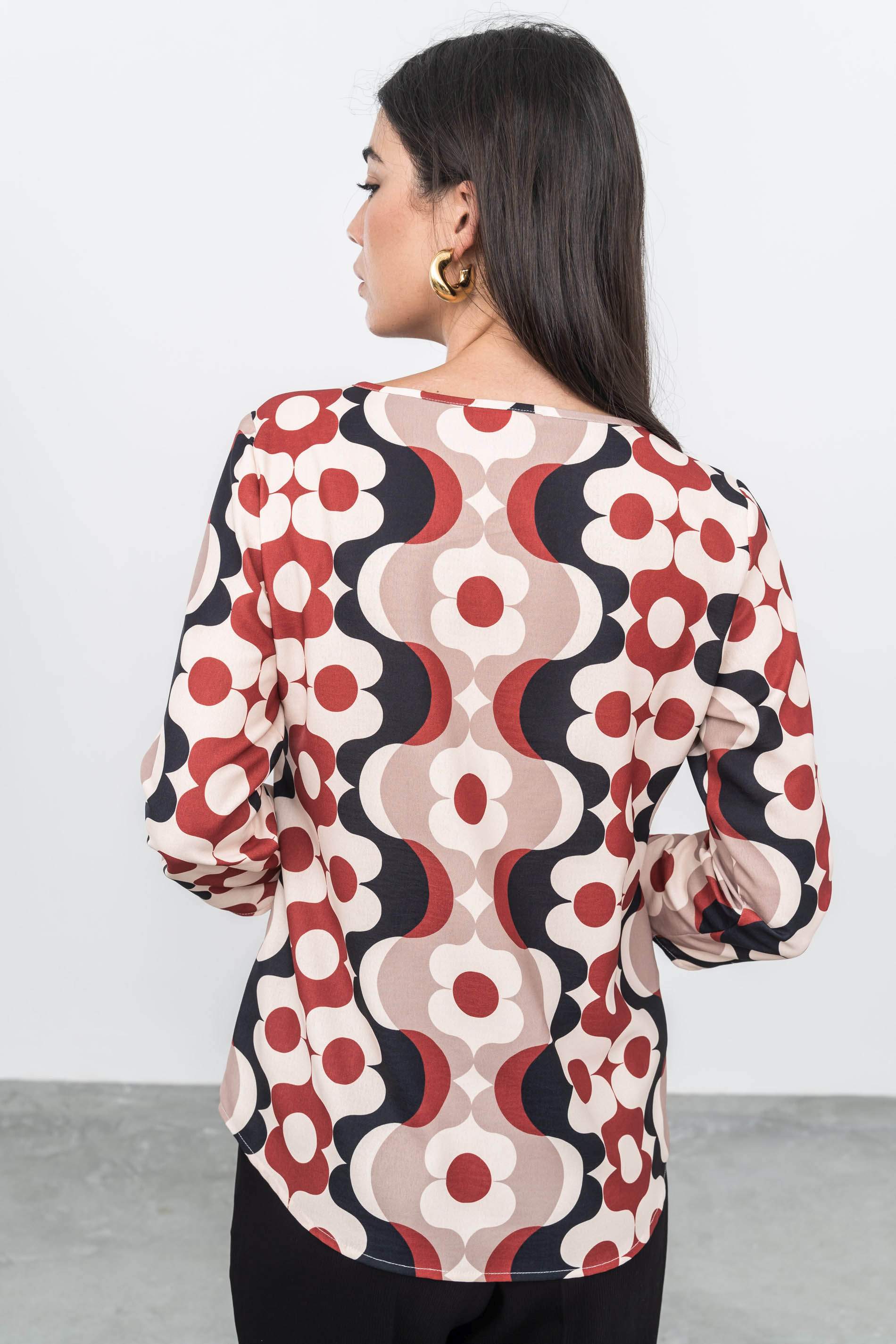 BLUSA FLOR GEOMÉTRICA