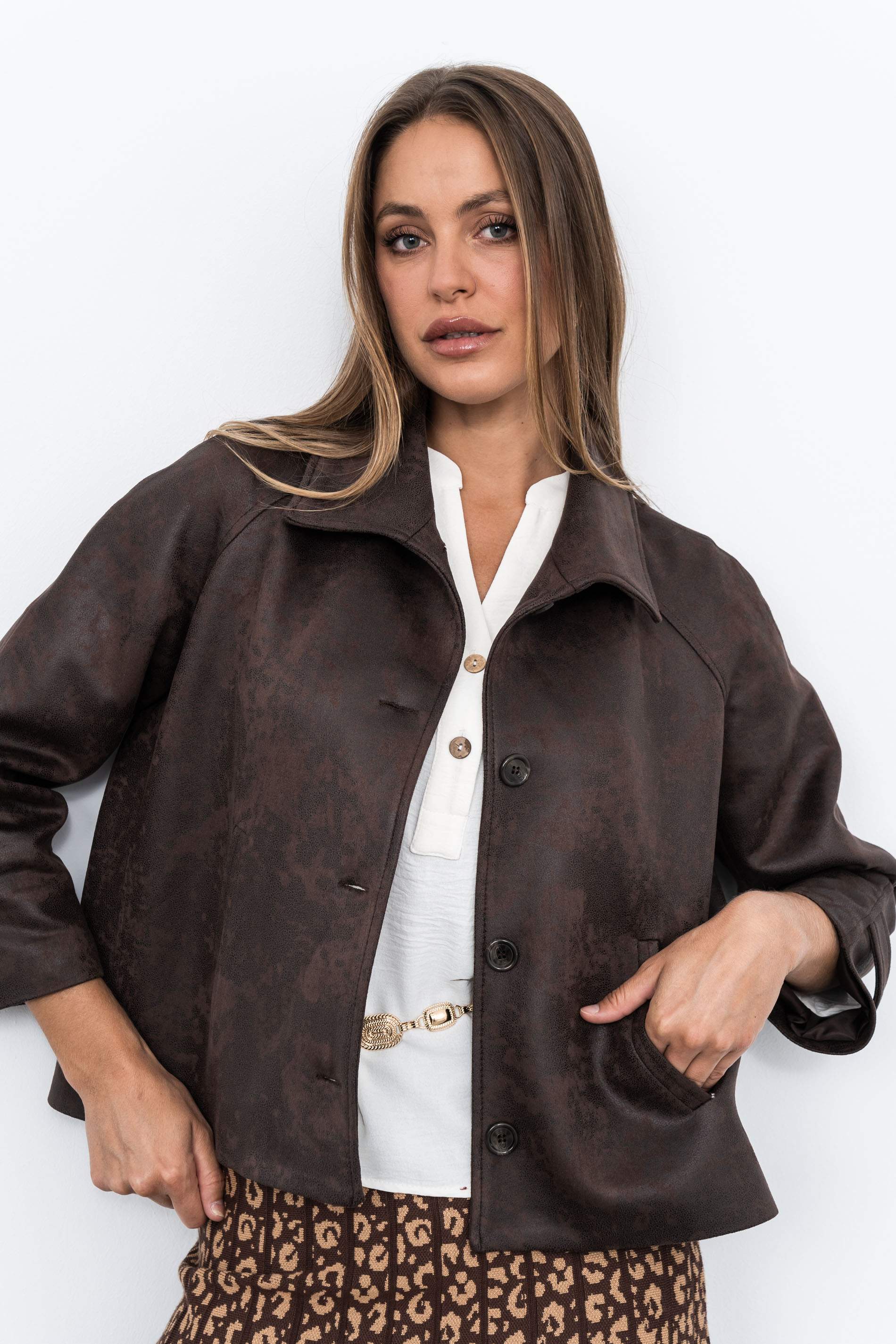 CHAQUETA POLIPIEL BOTONES MARRÓN